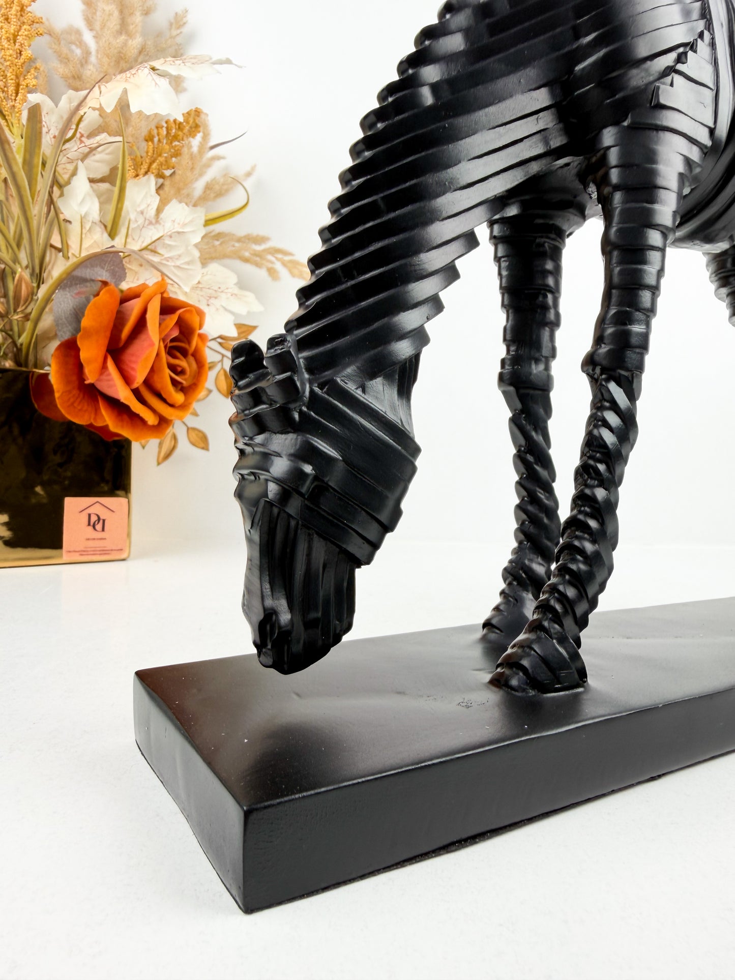 Sculpture cheval  élégante en noir