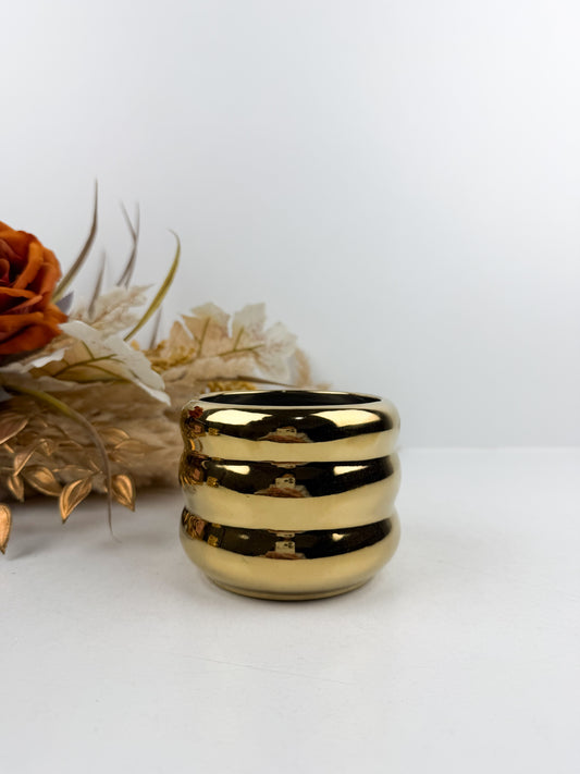 Petit Pot en céramique dorée rond pour sublimer vos arrangements floraux