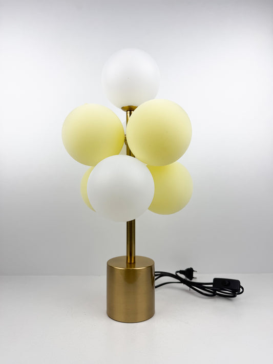 Lampe de design aux lignes épurées et au charme incontestable