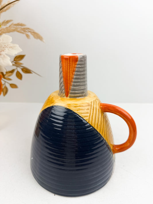 Vase en Céramique traditionnel sculptural unique.