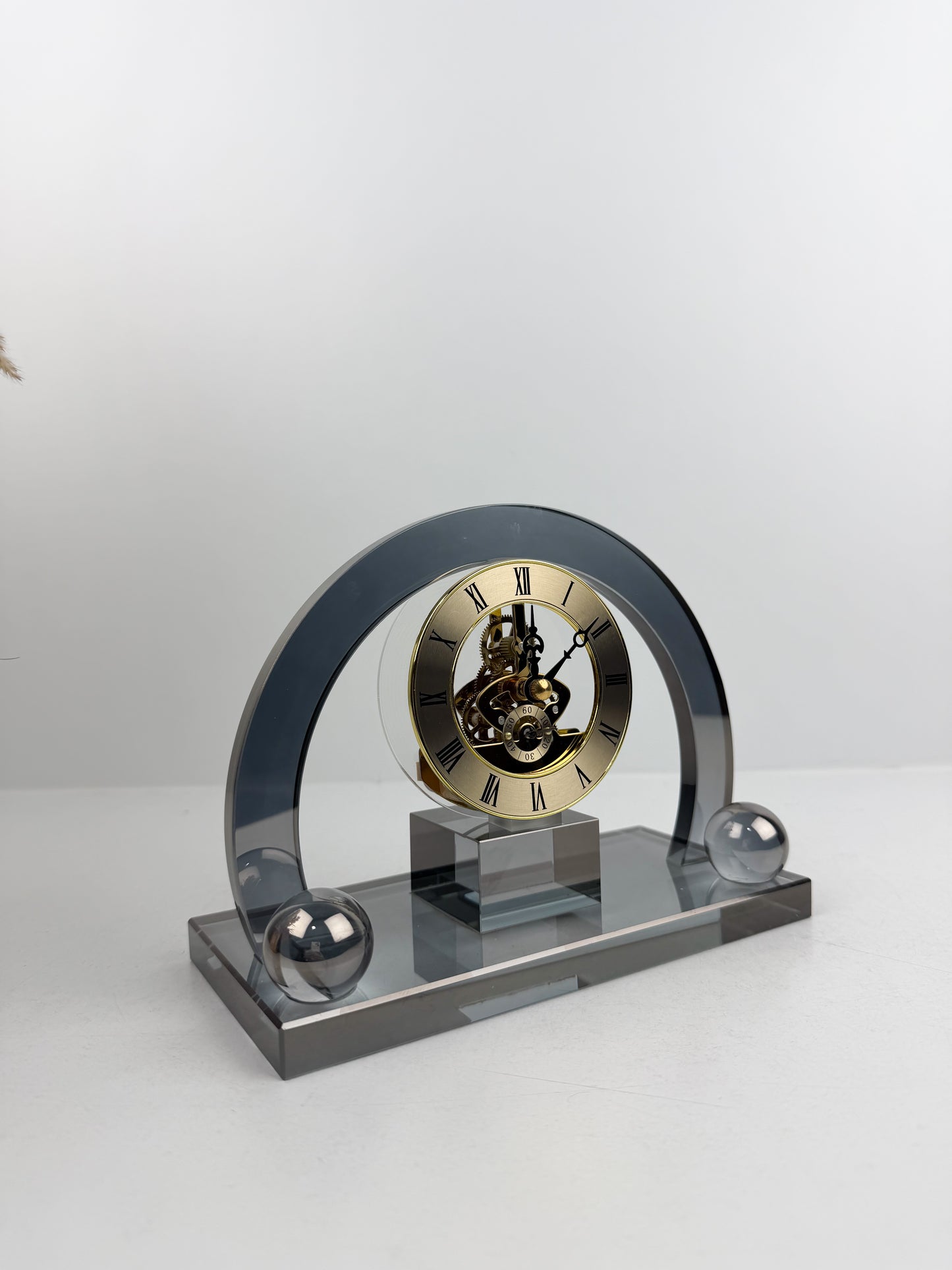 Horloge ronde en cristal teinté