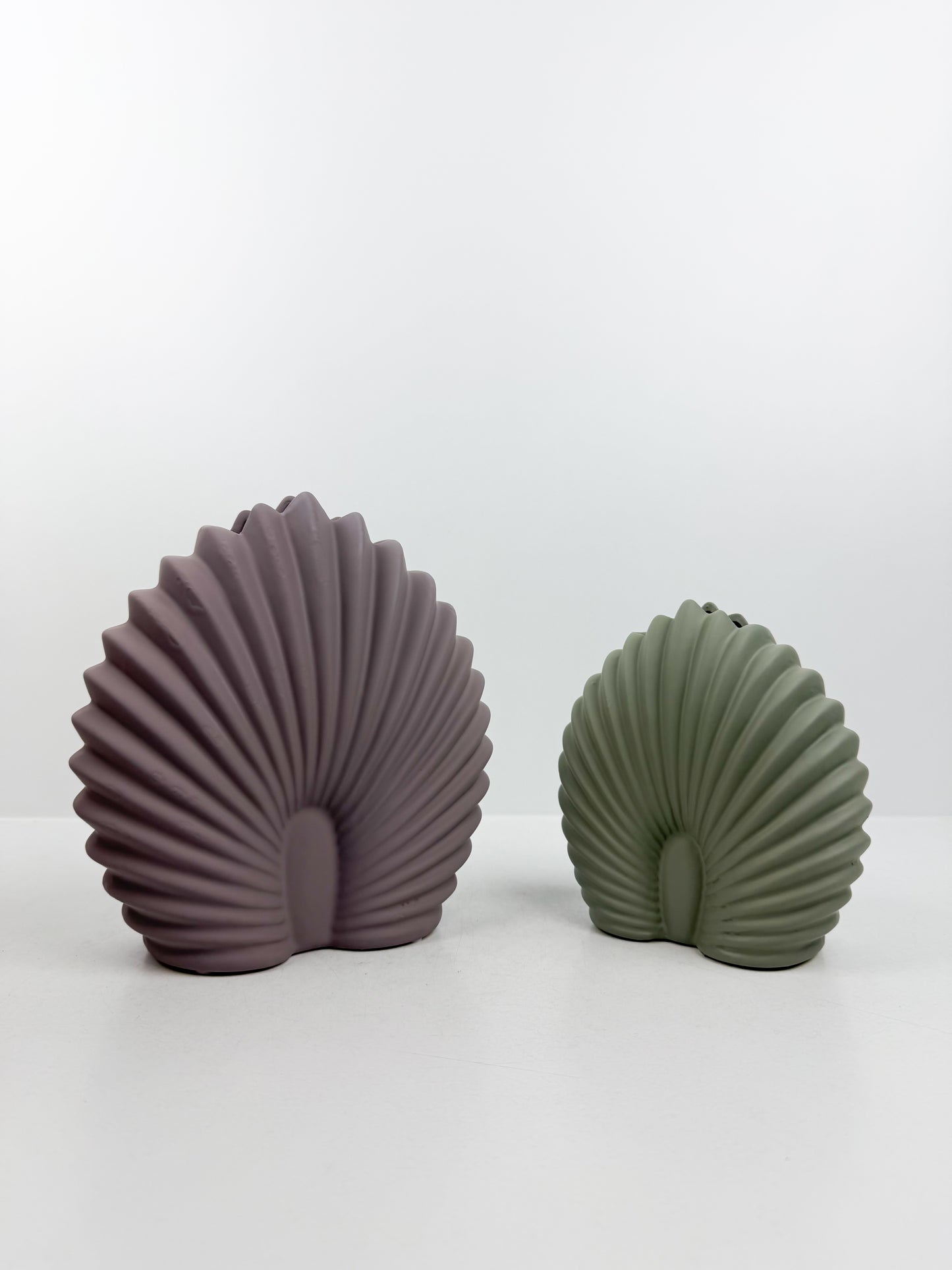 Duo de vases en forme de coquillage