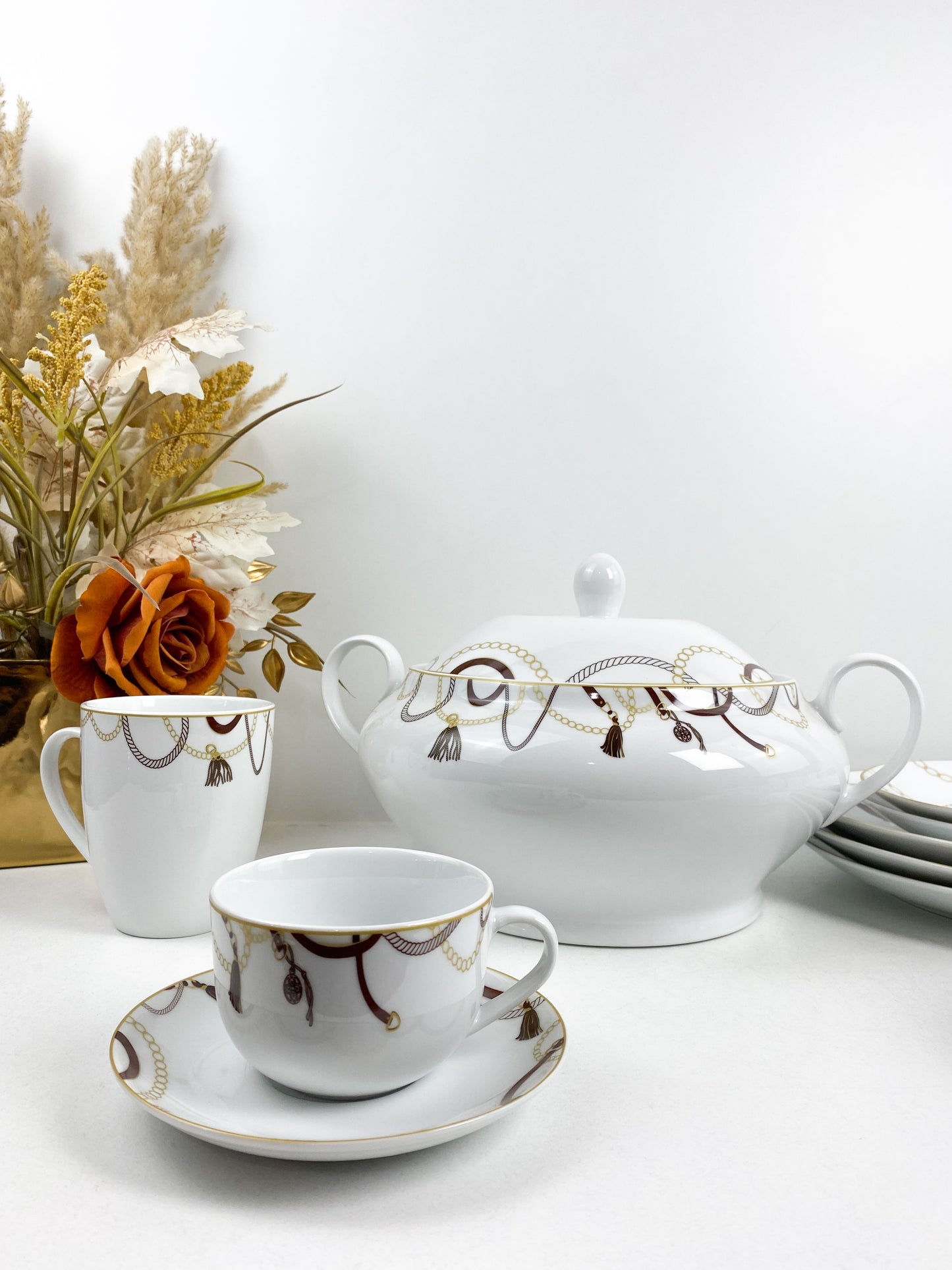 Service de table arabesque royal du luxe -38 pièces