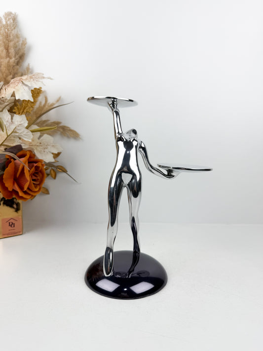 Porte-bougie élégant en forme de femme argentée façonné en cuivre de qualité