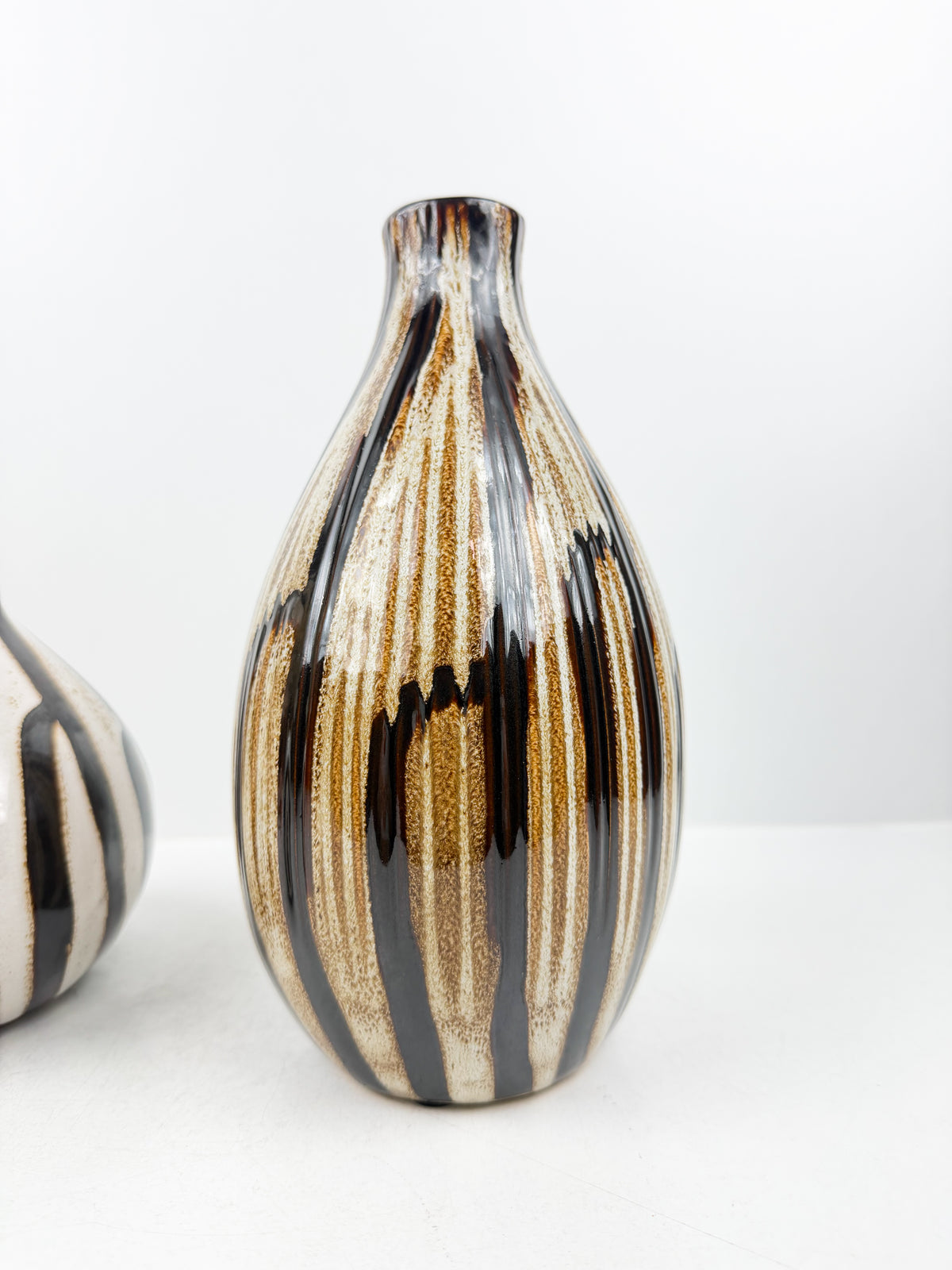 Duo de Vases en Céramique à Rayures zèbre chic.