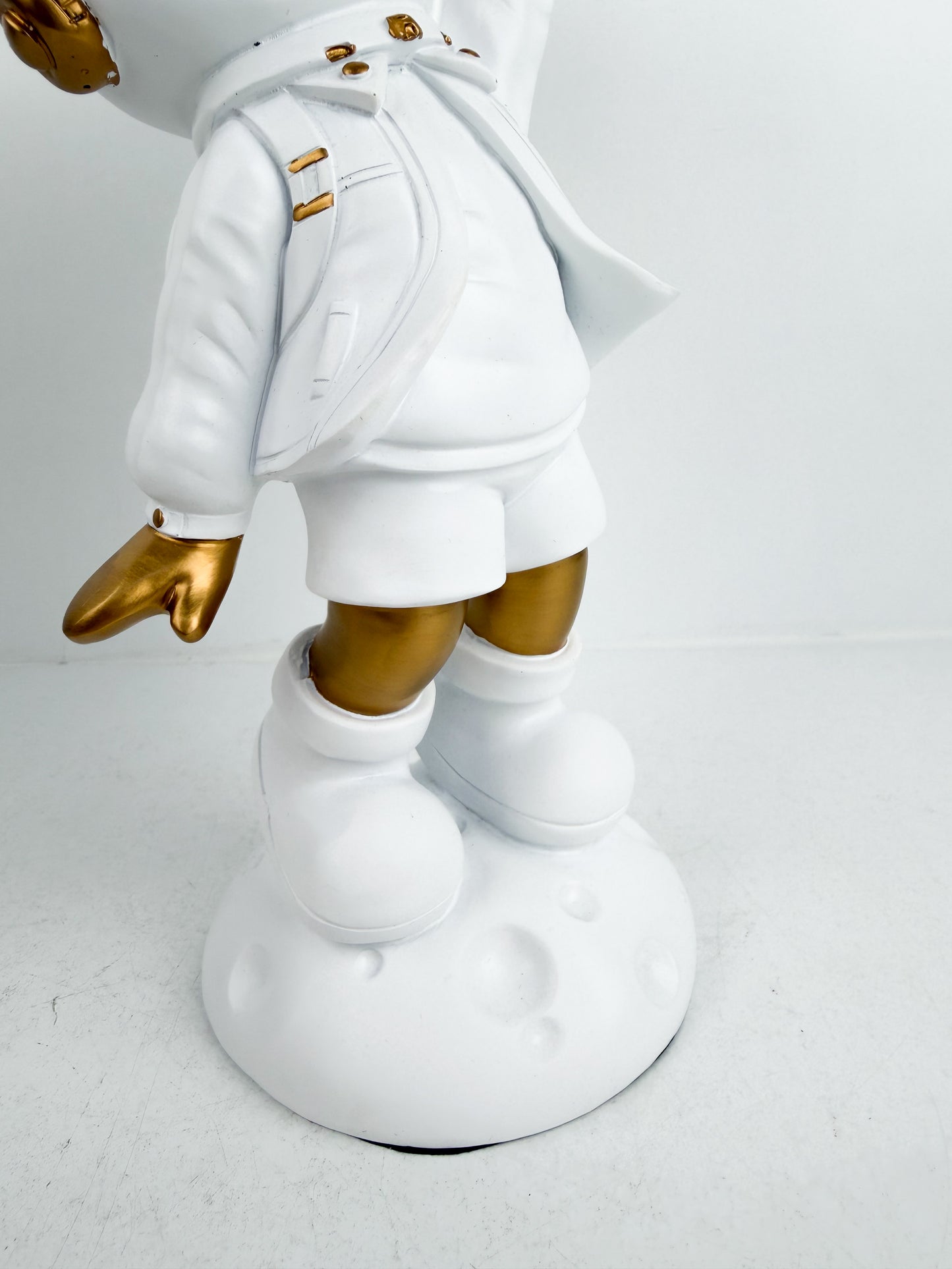 Statuette d'astronaute décorative avec plateau