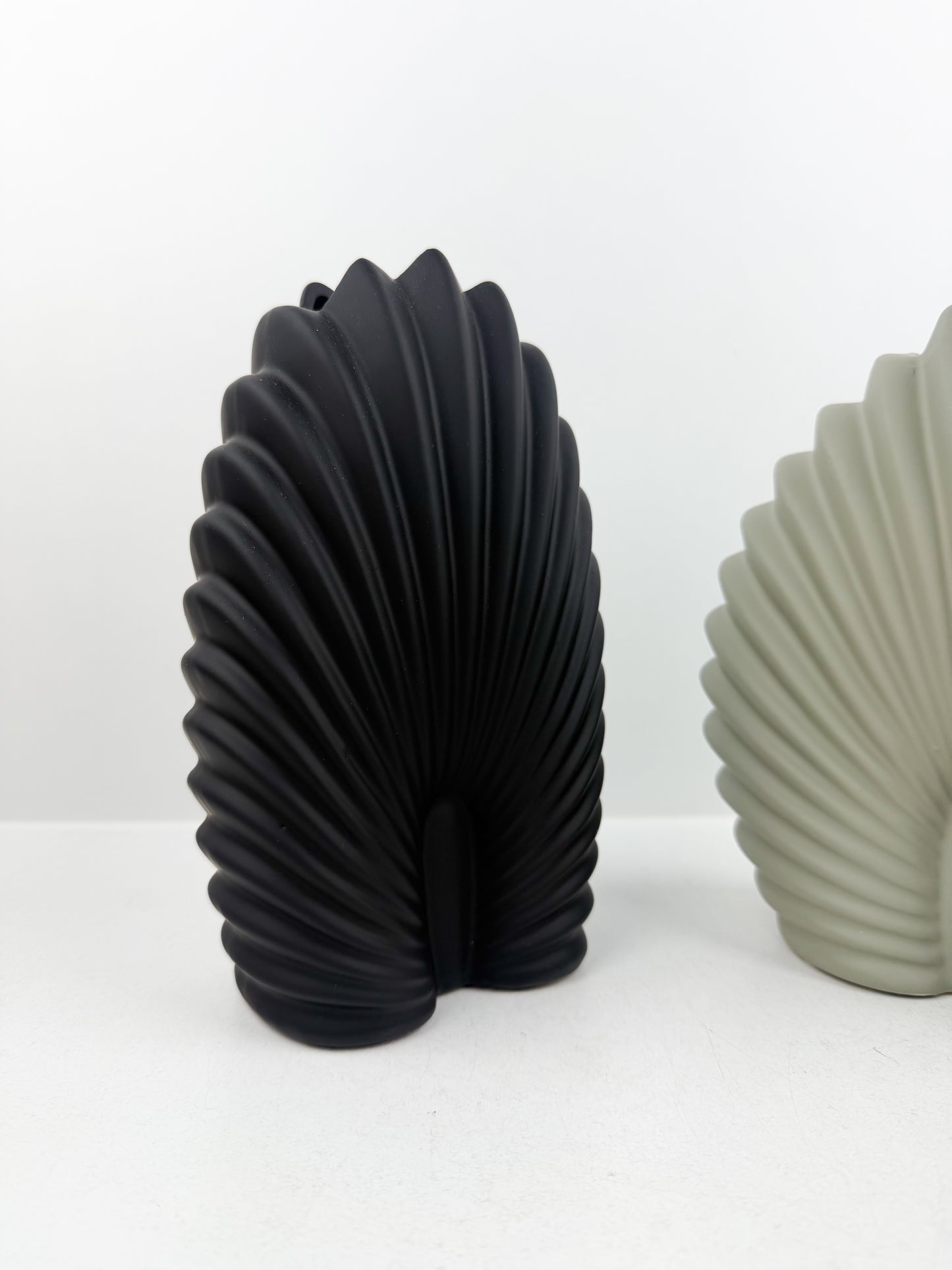 Ensemble de trois vases coquillage aux teintes naturelles et apaisantes