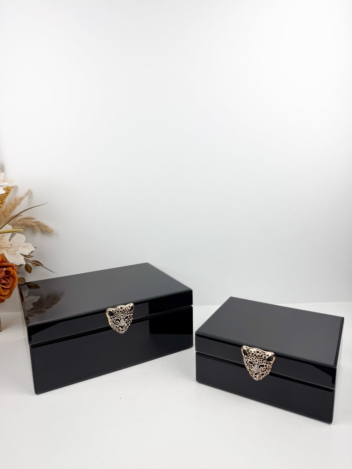Duo de boîtes à bijoux noir.