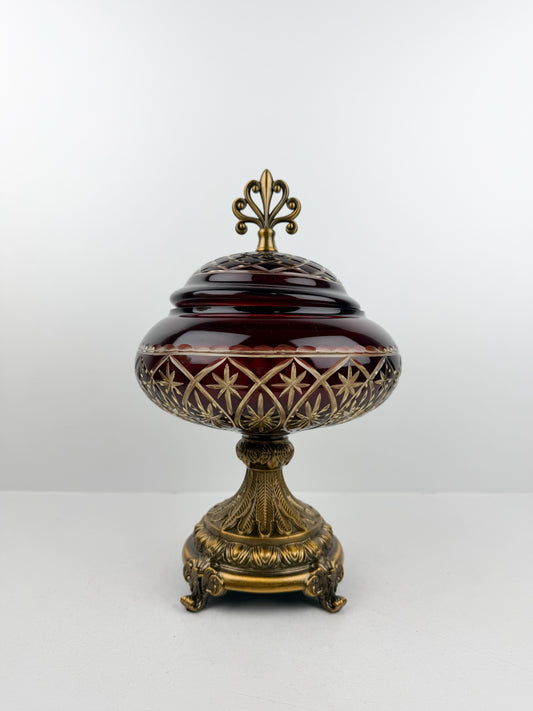 Bonbonnière décorative rouge rubis sur pied en bronze massif