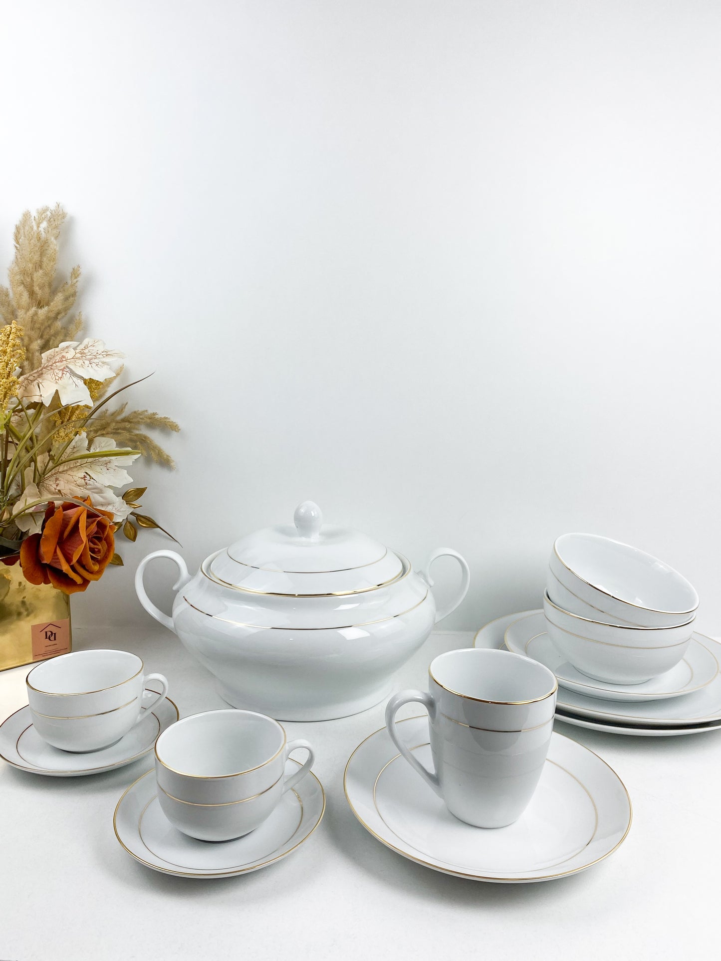 Service de table de luxe impérial en porcelaine -38 pièces