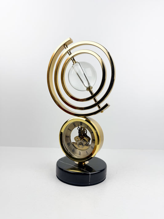 Horloge de table décorative luxueuse au design sphère sophistiqué