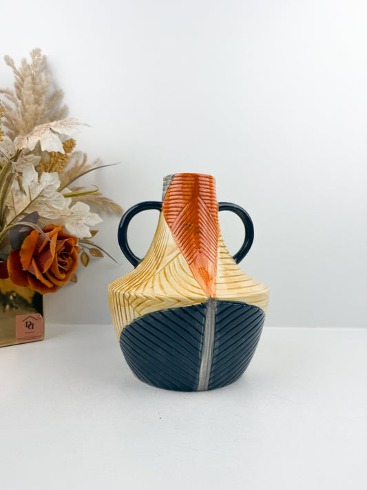 Vase Sculptural en céramique élégant.