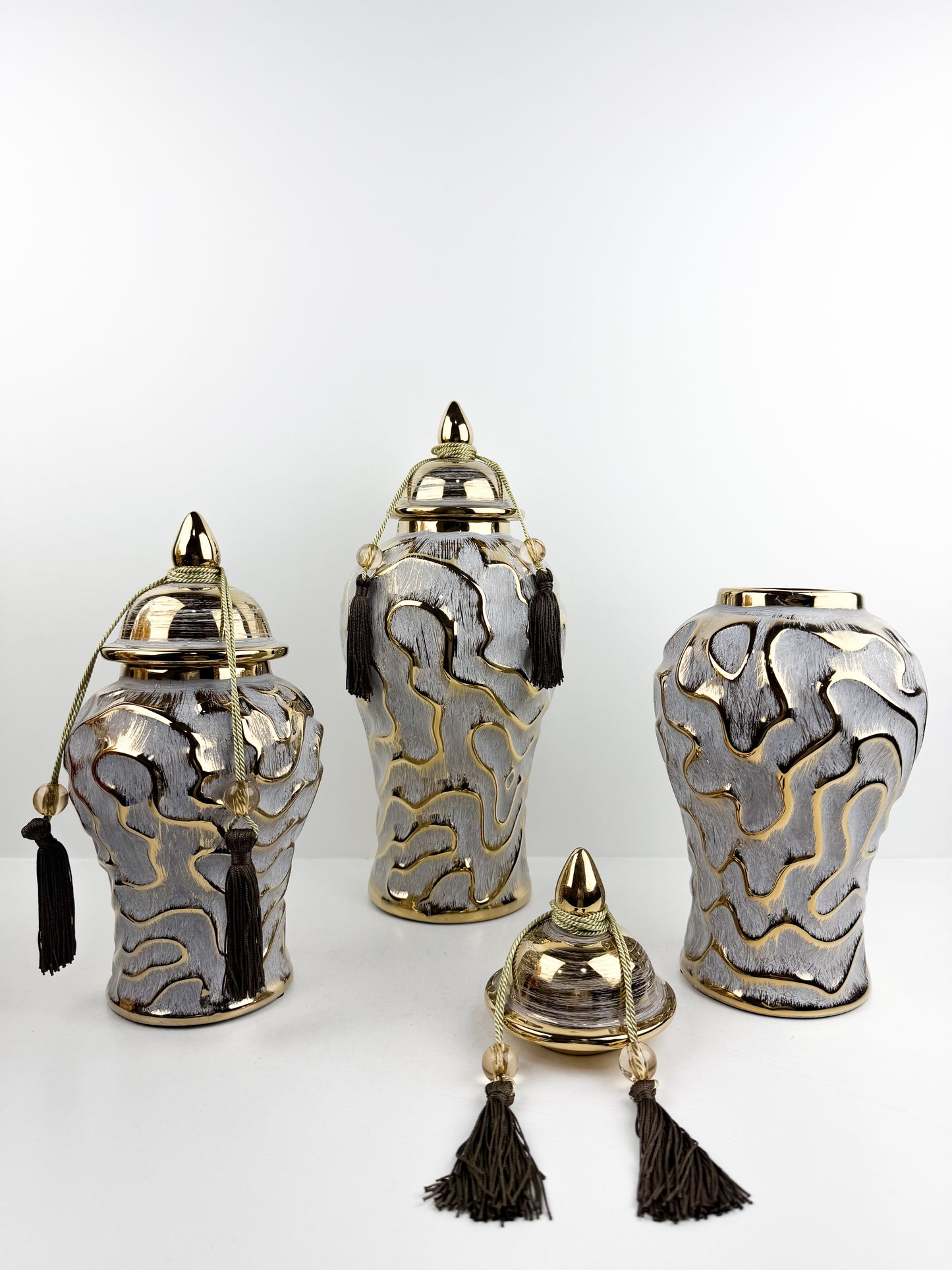 Trio de vases décoratives en céramique tradition