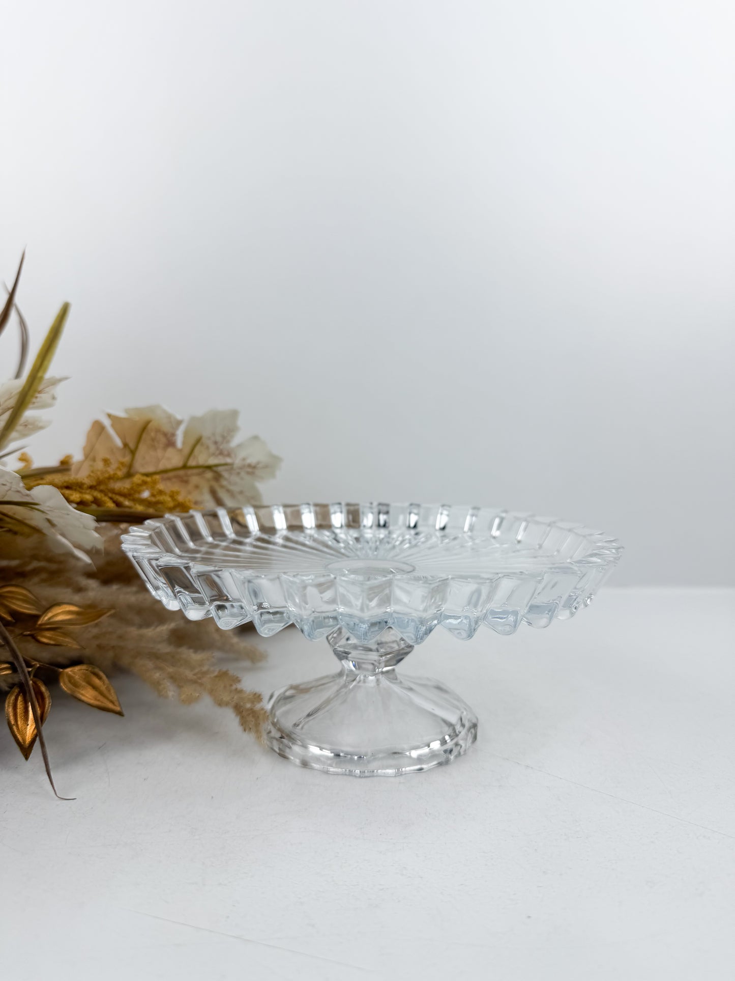Présentoir transparent pour mettre en valeur vos créations pâtissières élégant