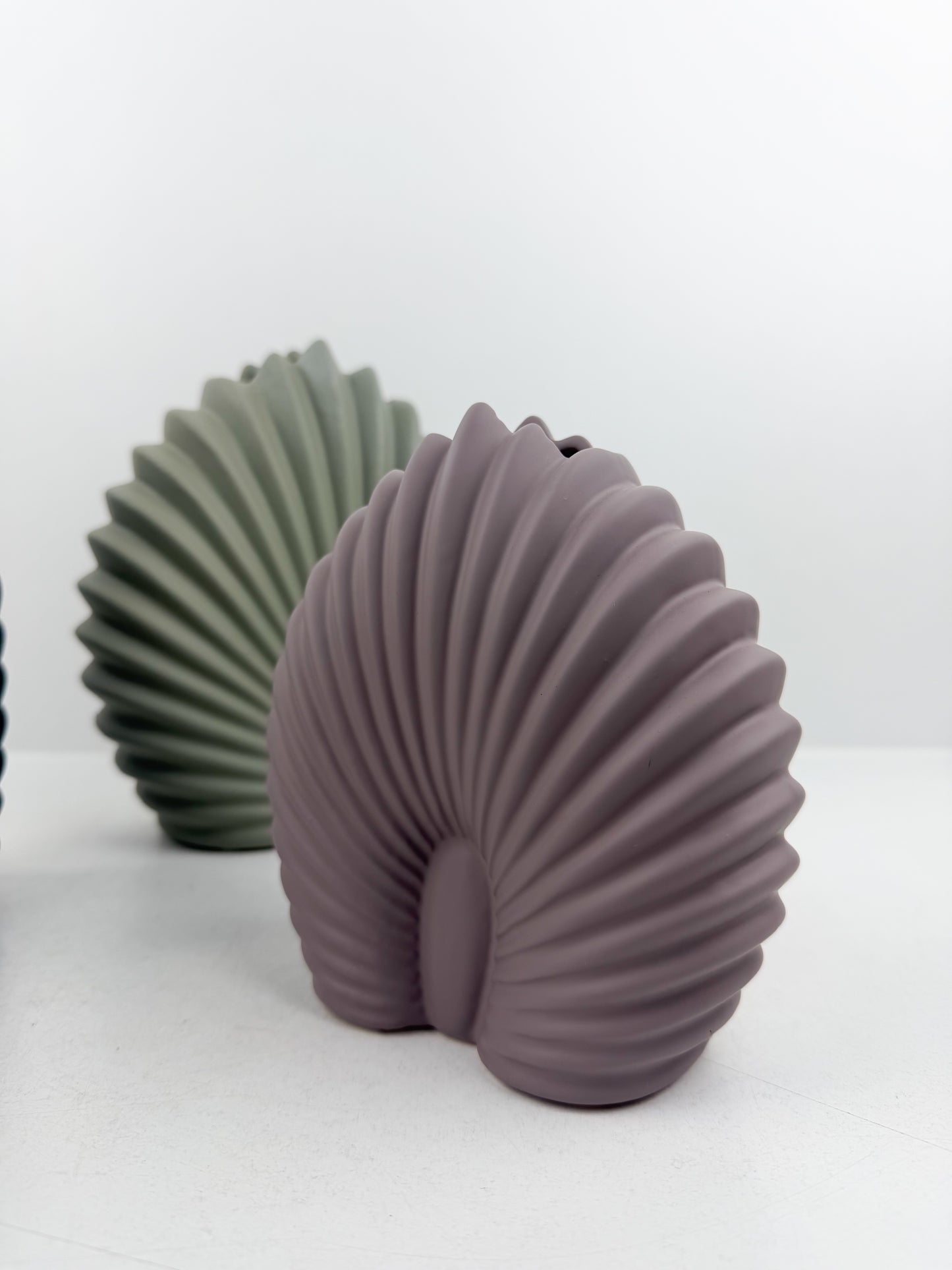 Ensemble de trois vases coquillage aux teintes naturelles et apaisantes