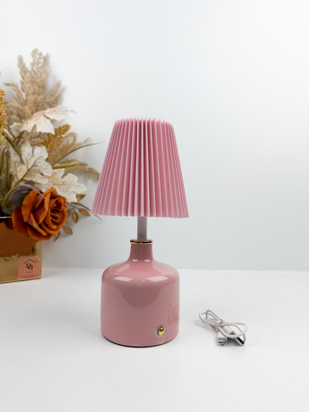 Lampe à Poser Sans Fil Rechargeable de pied céramique rose élégant.