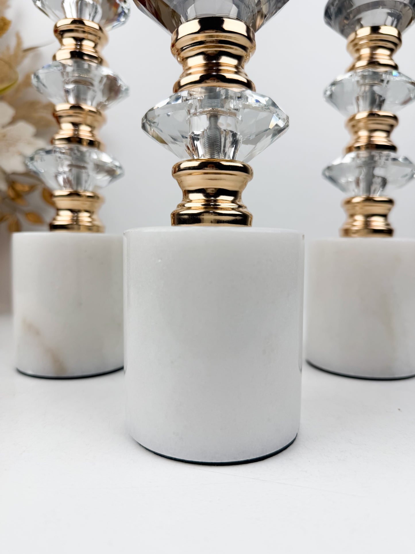 Ensemble de trois bougeoirs décoratifs alliant élégance et sophistication en cristal