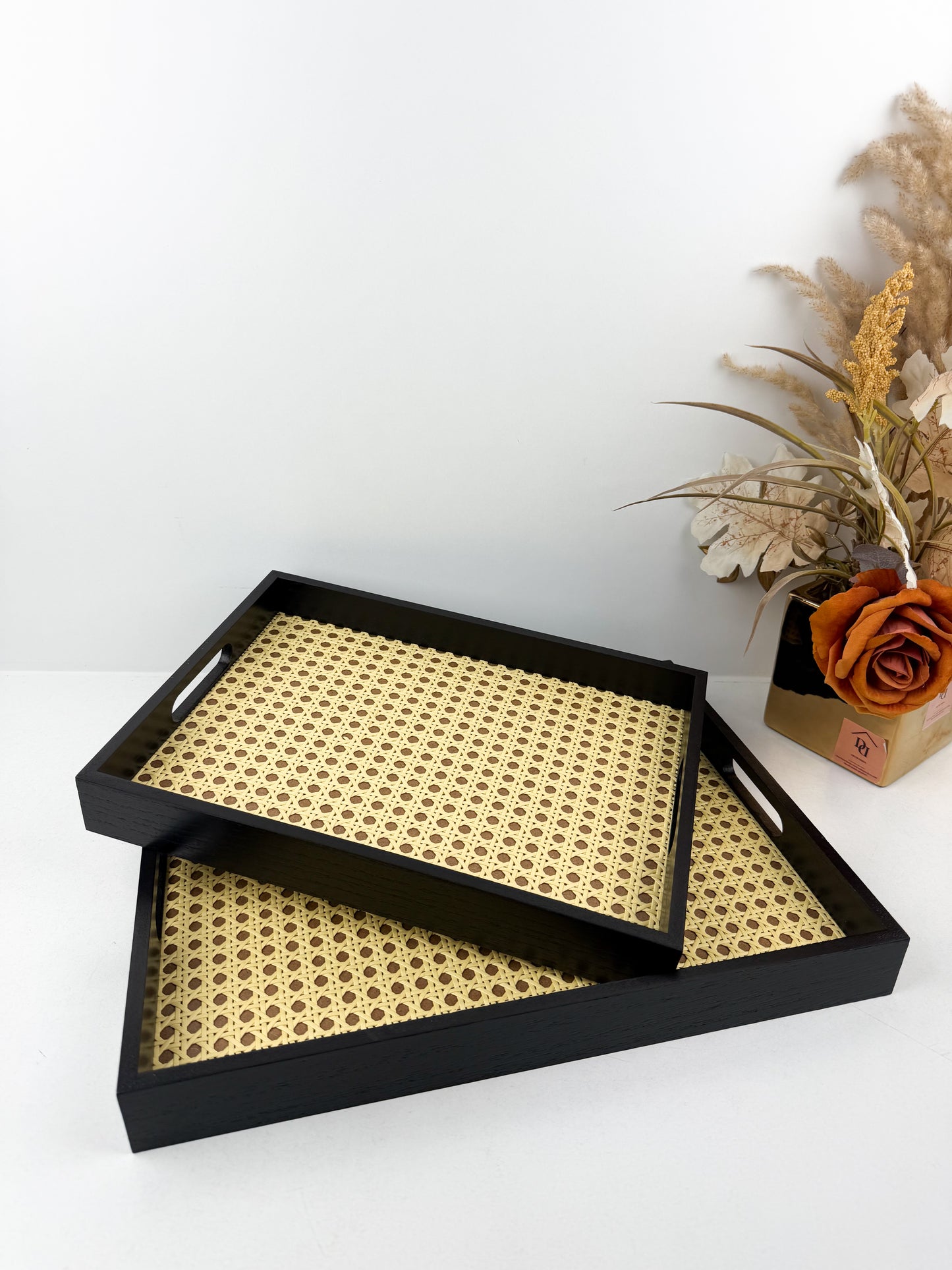 Duo de plateaux en bois massif aux finitions luxueuses
