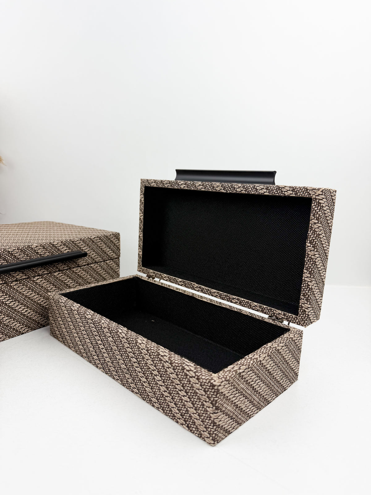 Deux Boîtes de rangement décoratives haut de gamme.