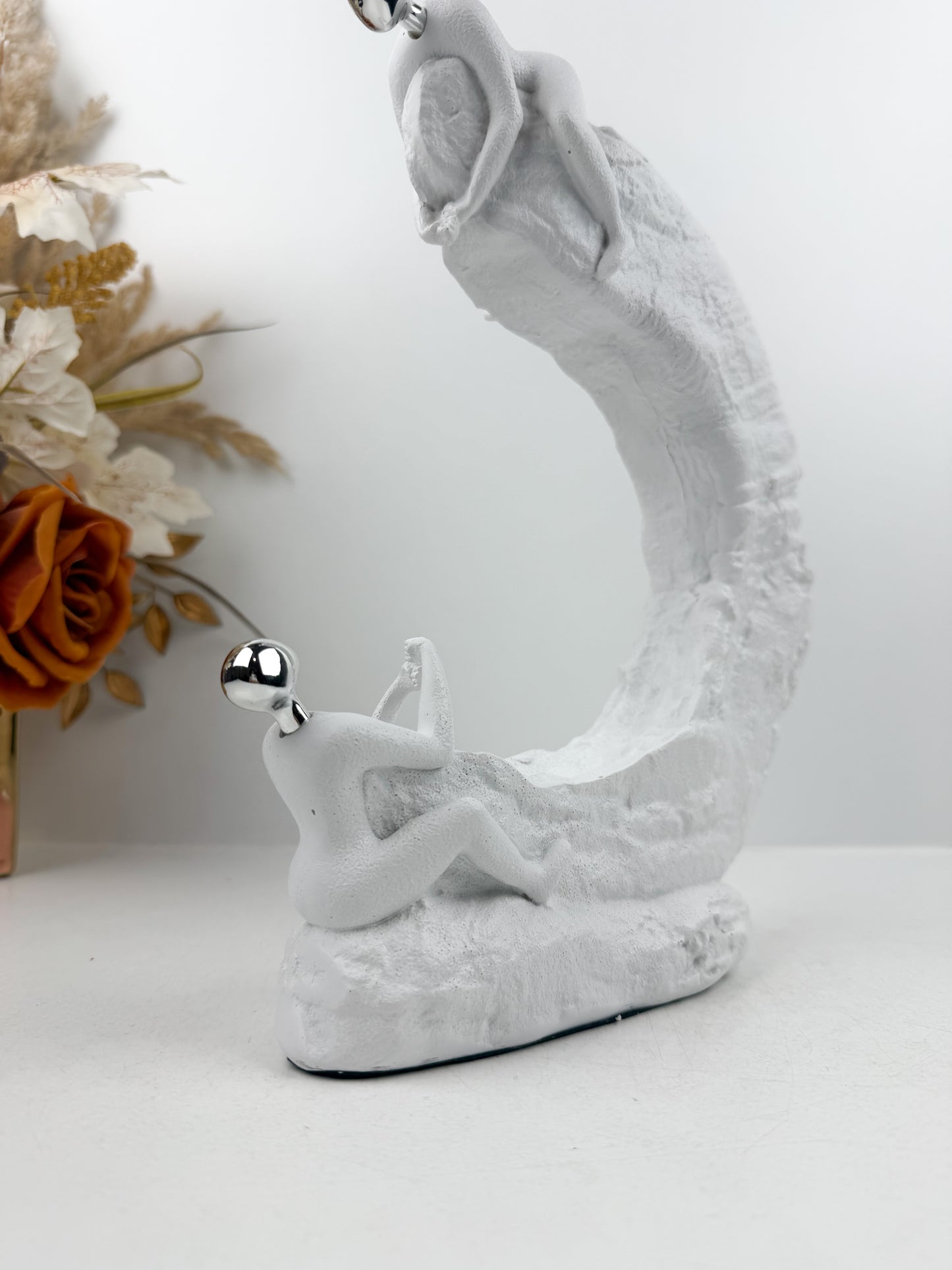 Sculpture Symbolique blanche Mains Tendes