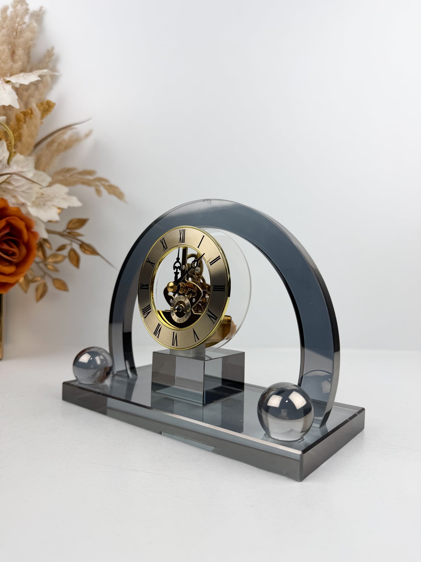 Horloge ronde en cristal teinté
