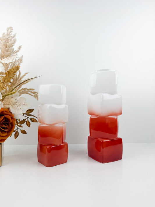 Duo de vases aux formes géométriques épurées