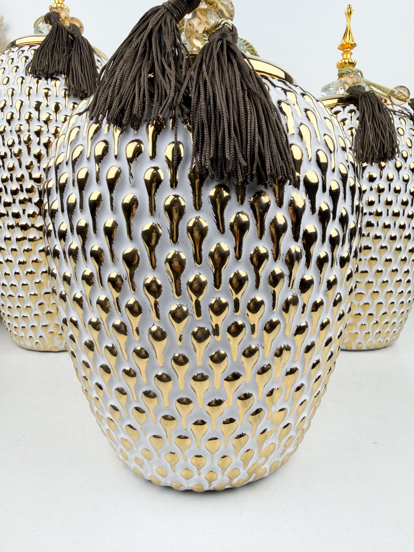 Trio de vases décoratives en céramique au design épuré traditionnel