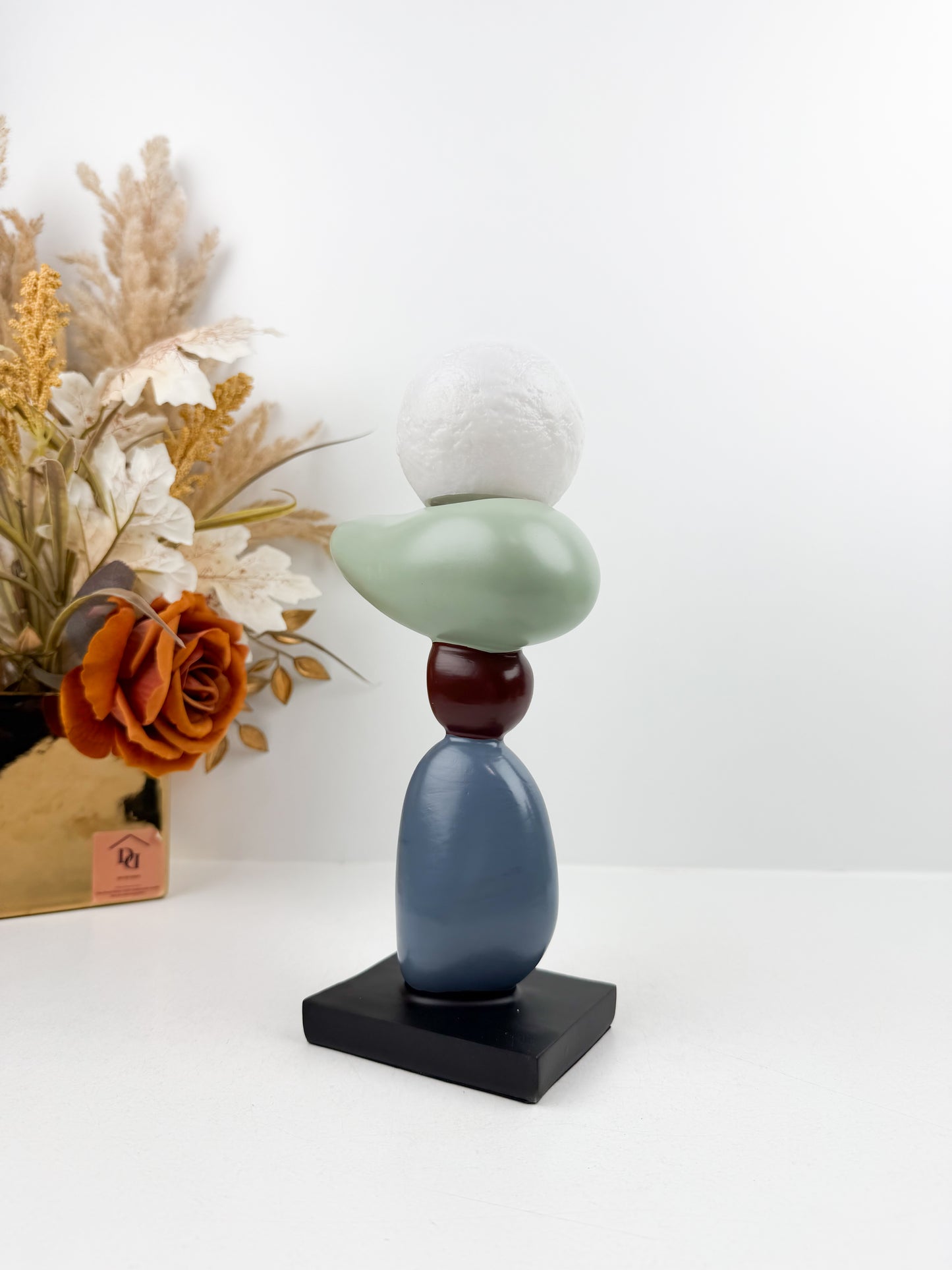 Lampe à Poser Sculpturale élégante.