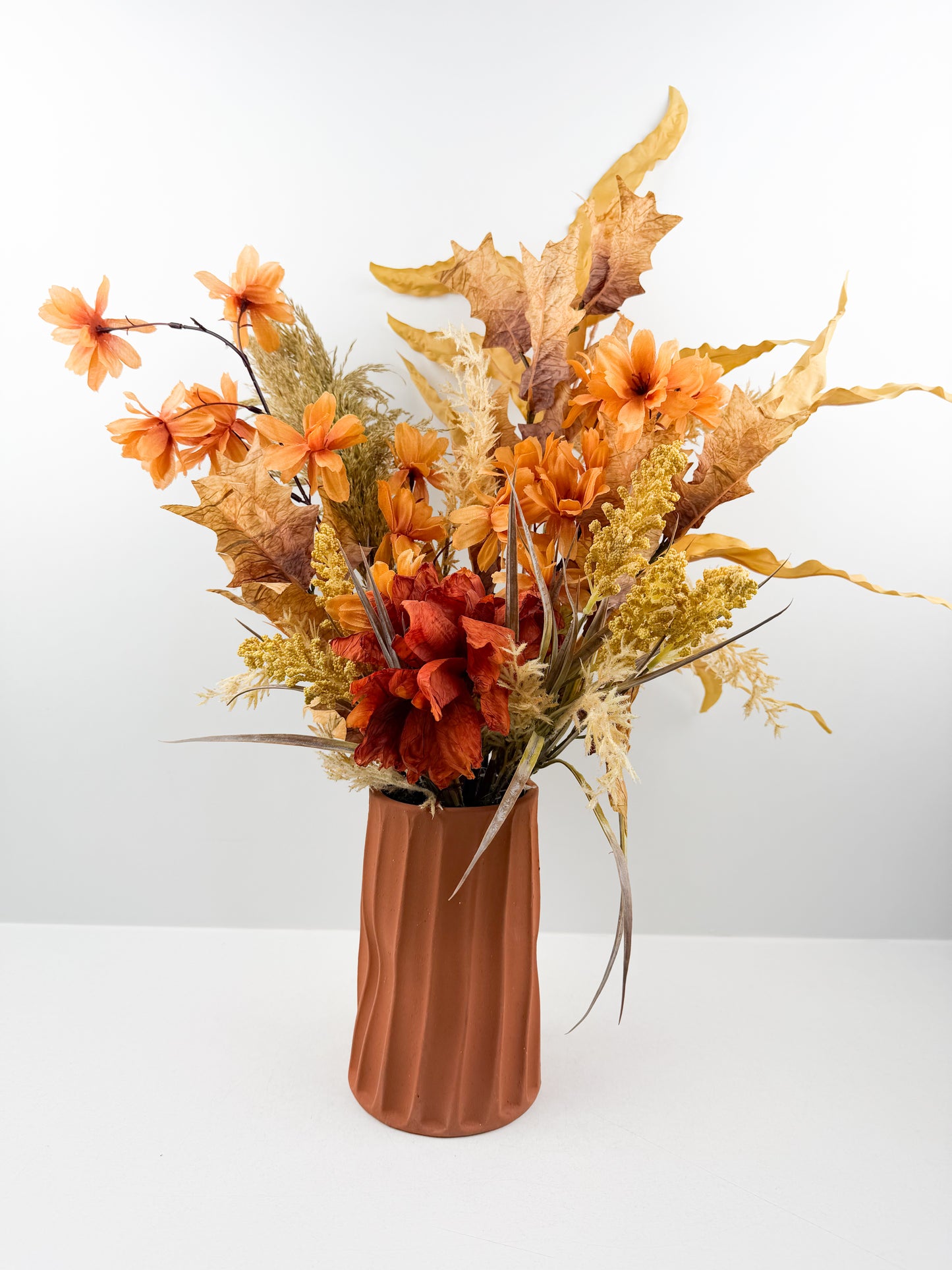 Fleurs séchées orange d'une élégance intemporelle