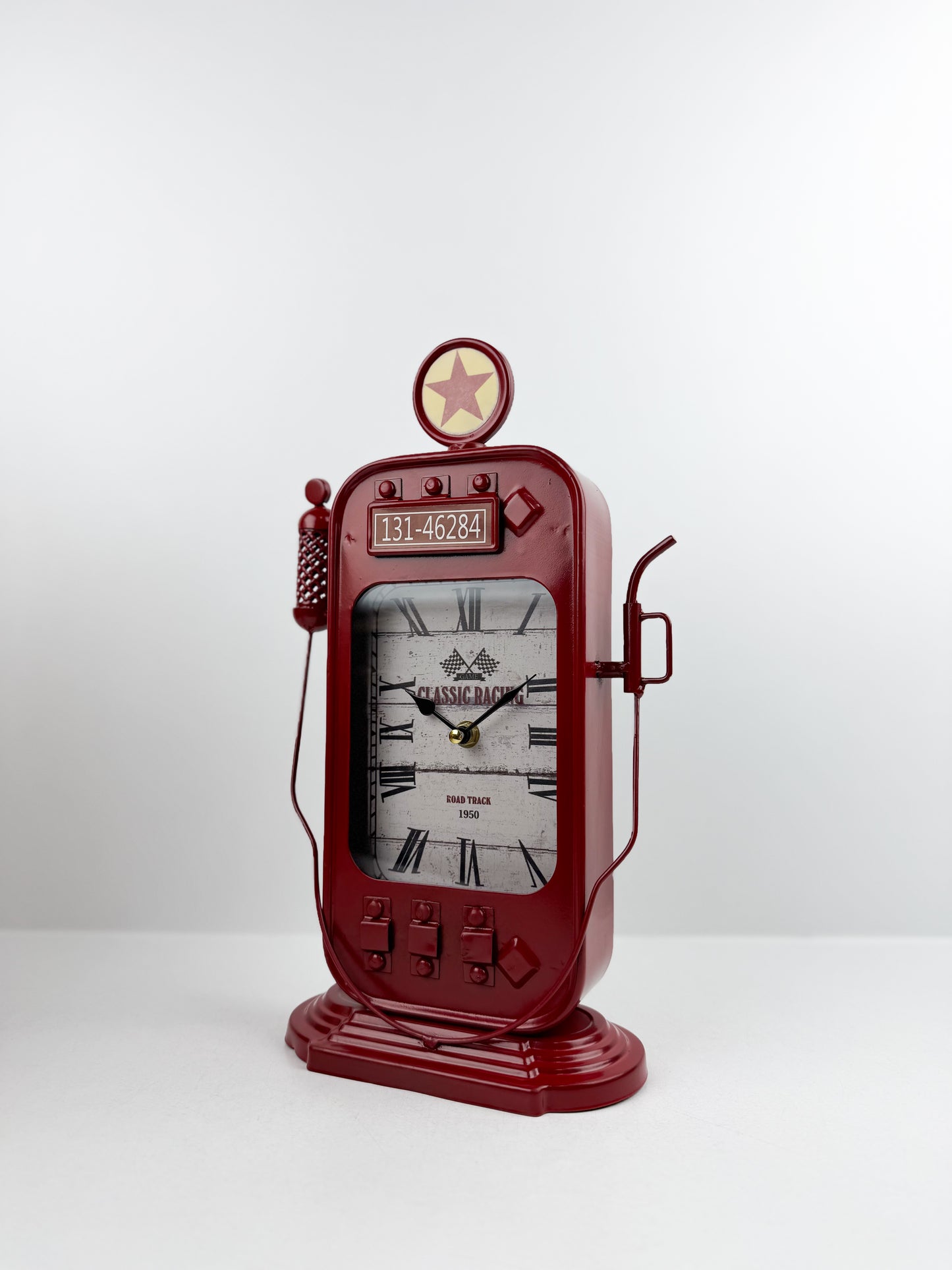 Horloge classique au design intemporel rouge