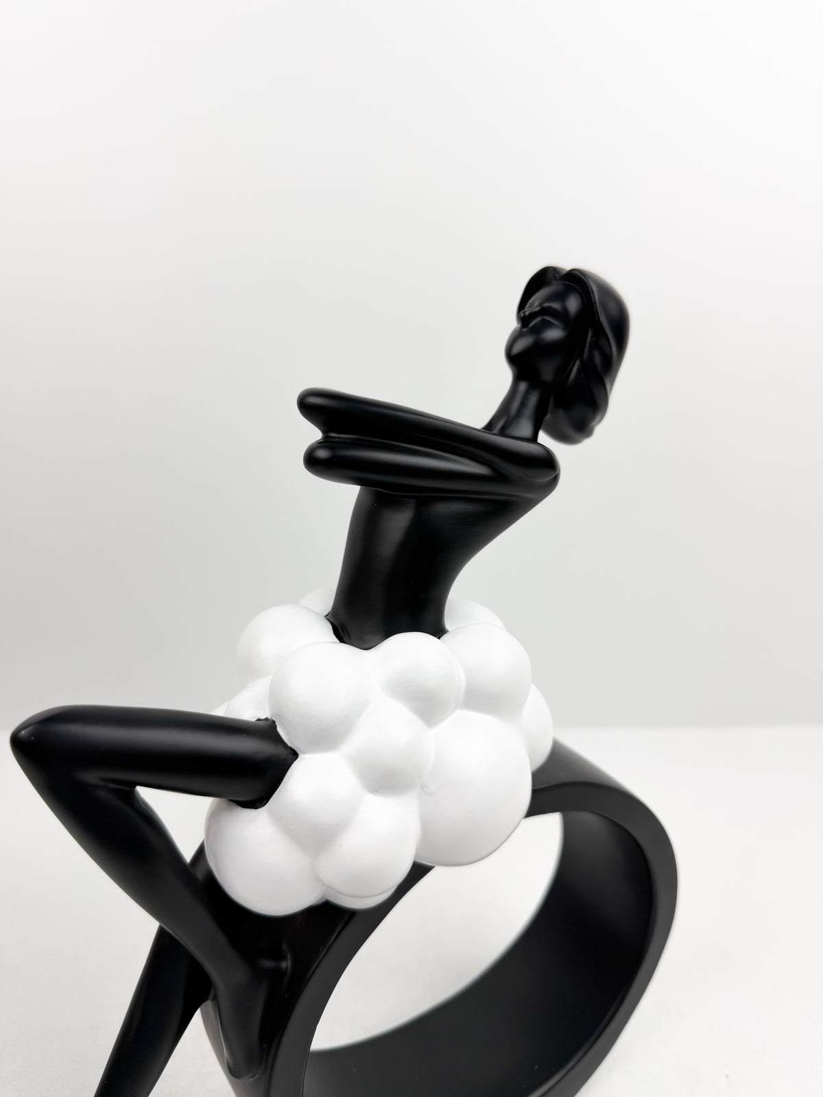 Statuette décorative en résine design de l'équilibre Contemporain.