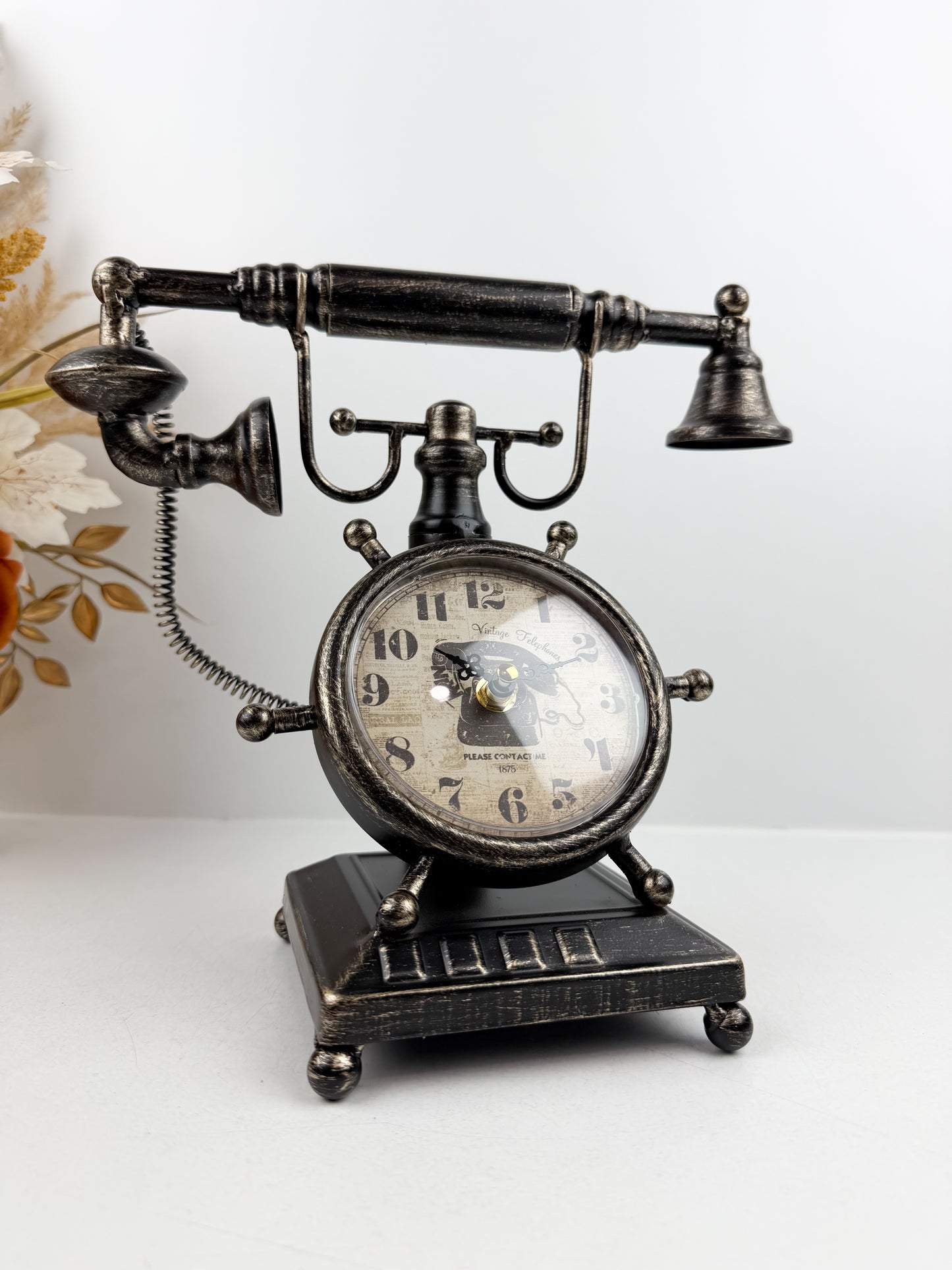 Horloge classique au design vintage intemporel.