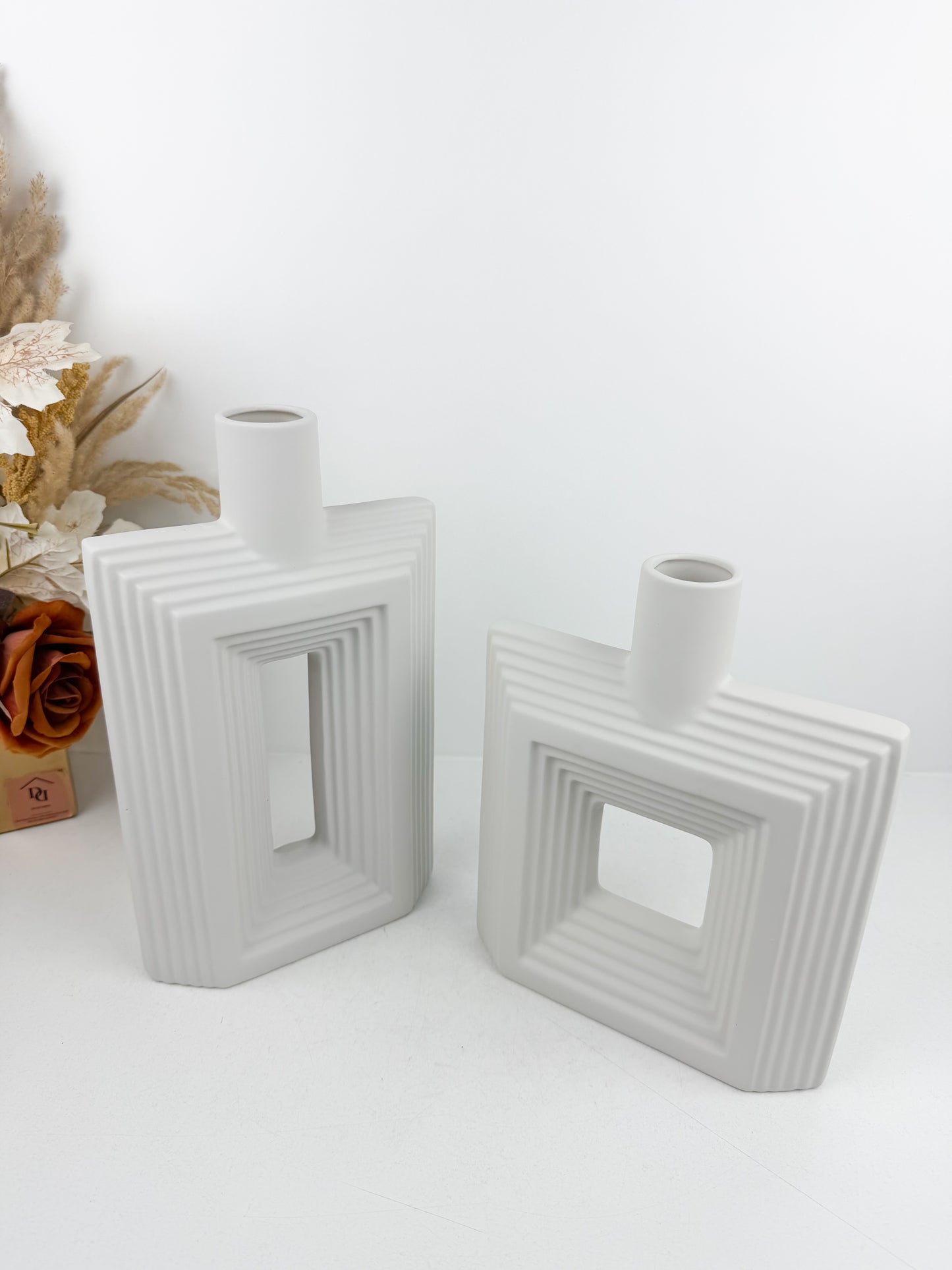 Duo vases blanc en céramique géométriques au design luxueux