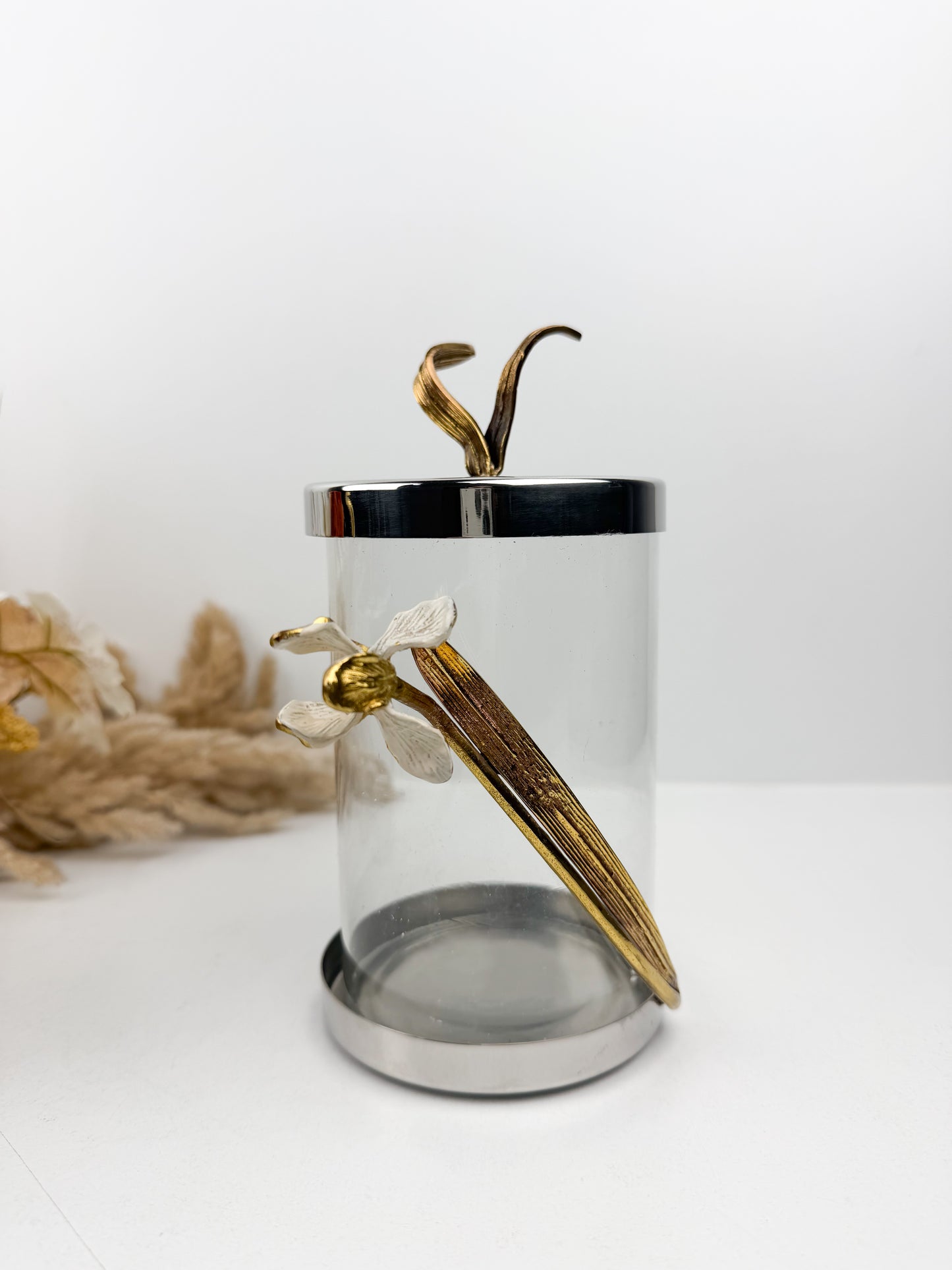 Ensemble de bonbonnières en verre et métal