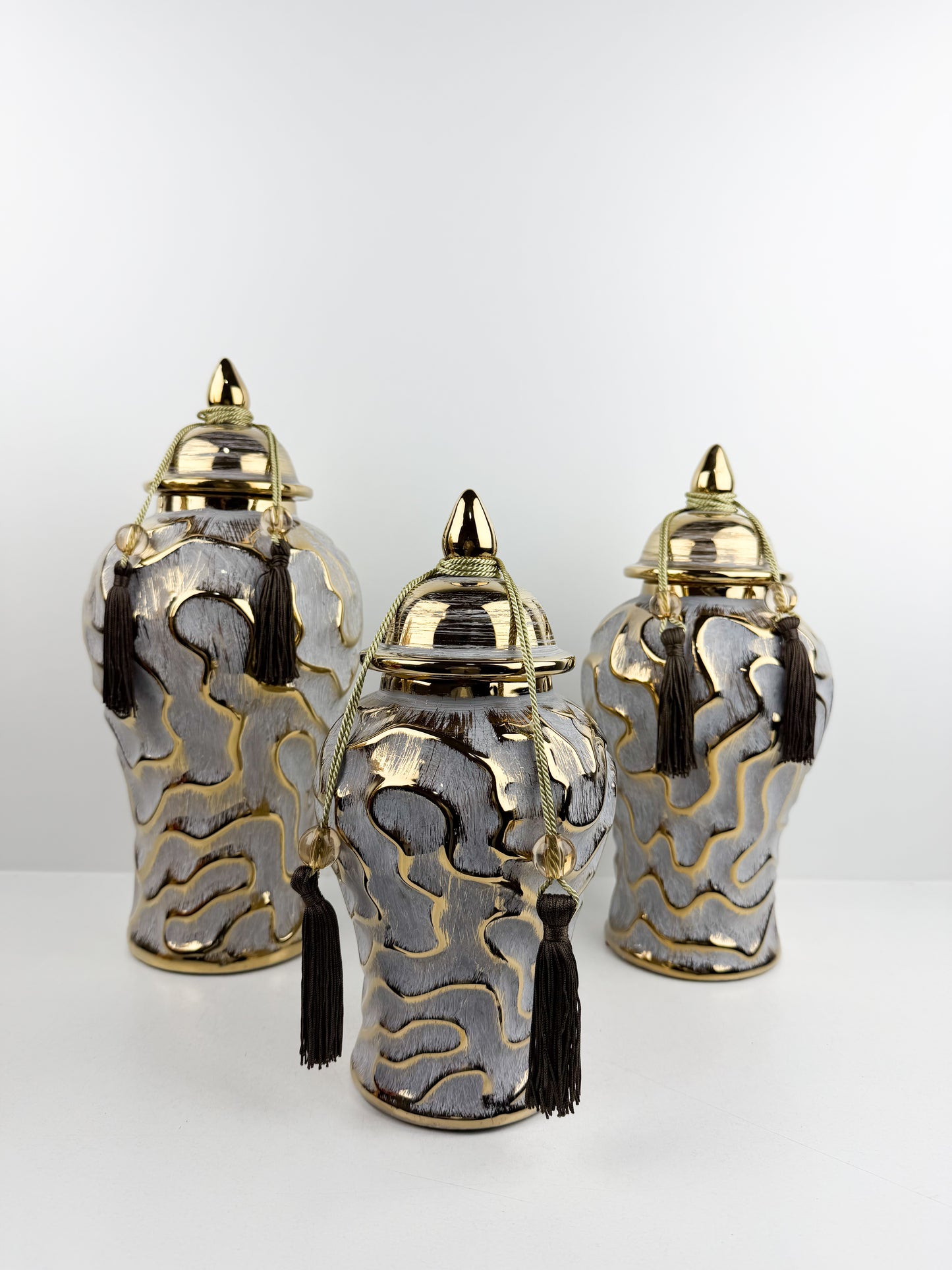 Trio de vases décoratives en céramique tradition