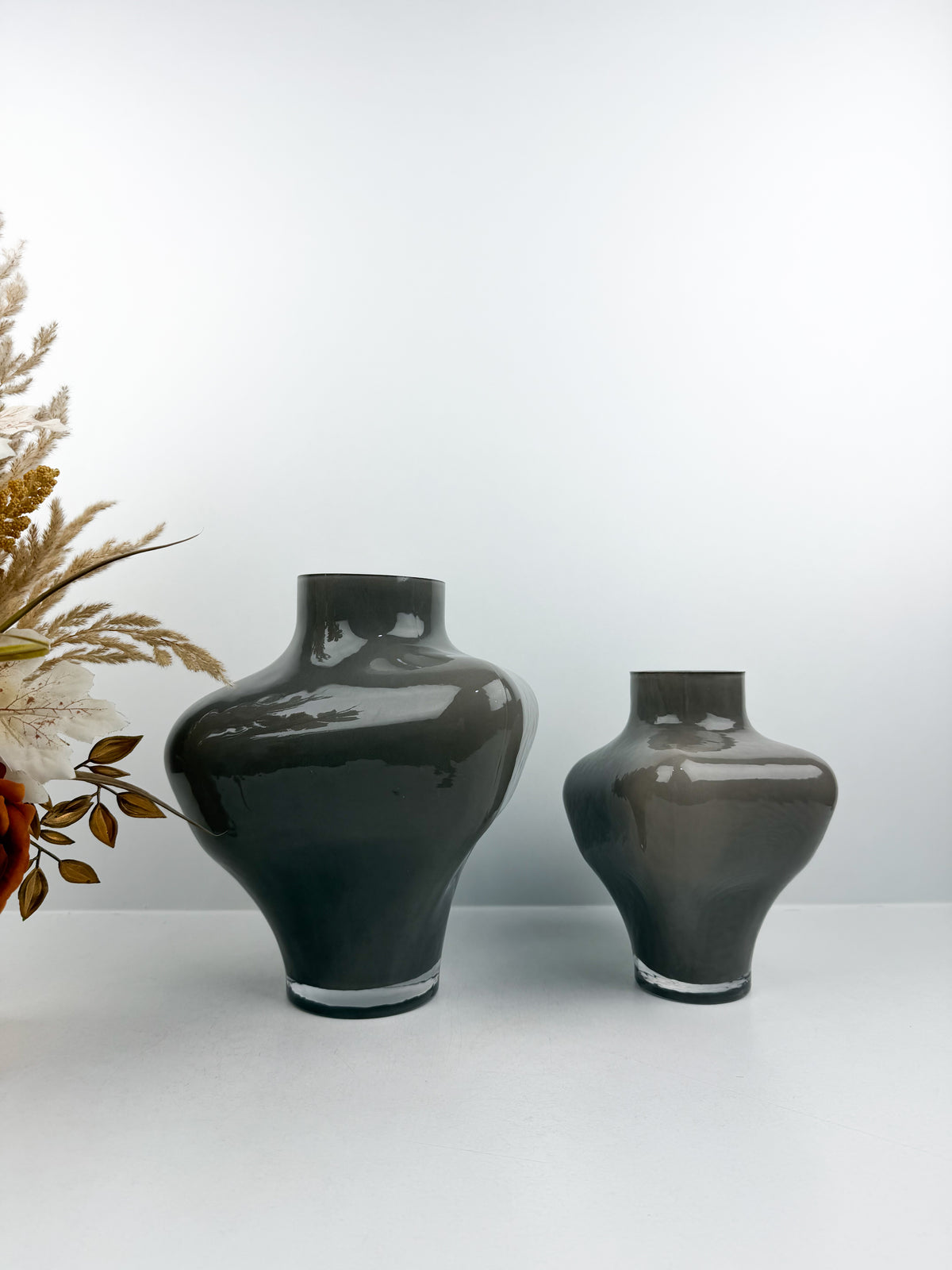 Duo de vases géométriques aux lignes épurées et modernes