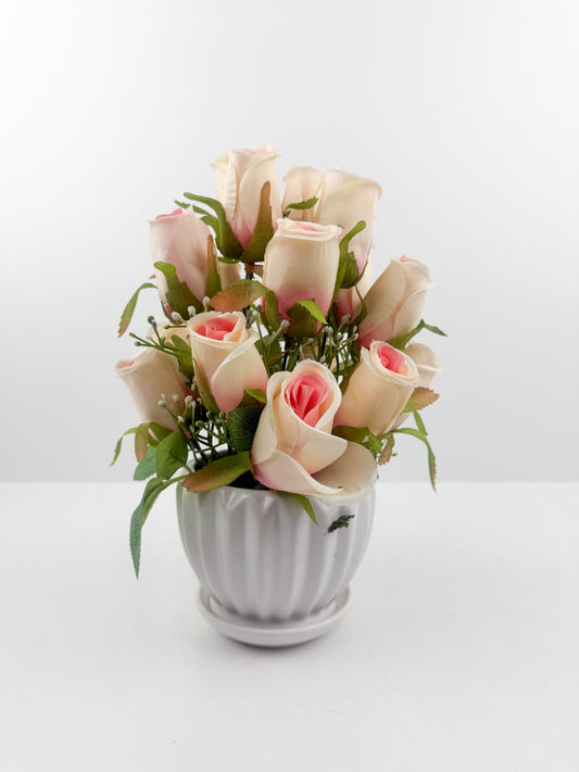 Fleurs artificielles roses d'une élégance intemporelle