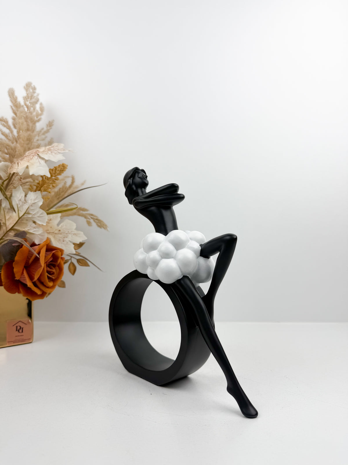 Statuette décorative en résine design de l'équilibre Contemporain.