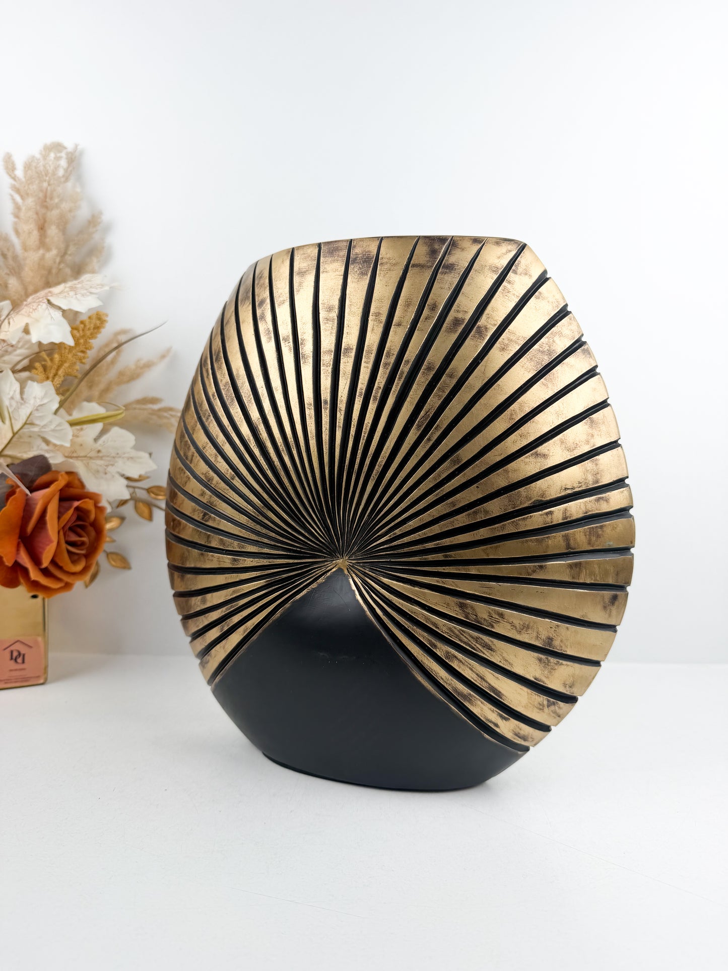Vase décoratif en résine d'intérieur au design moderne et élégant
