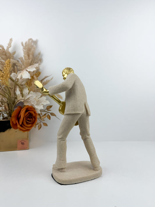 Sculpture décorative guitariste élégant beige