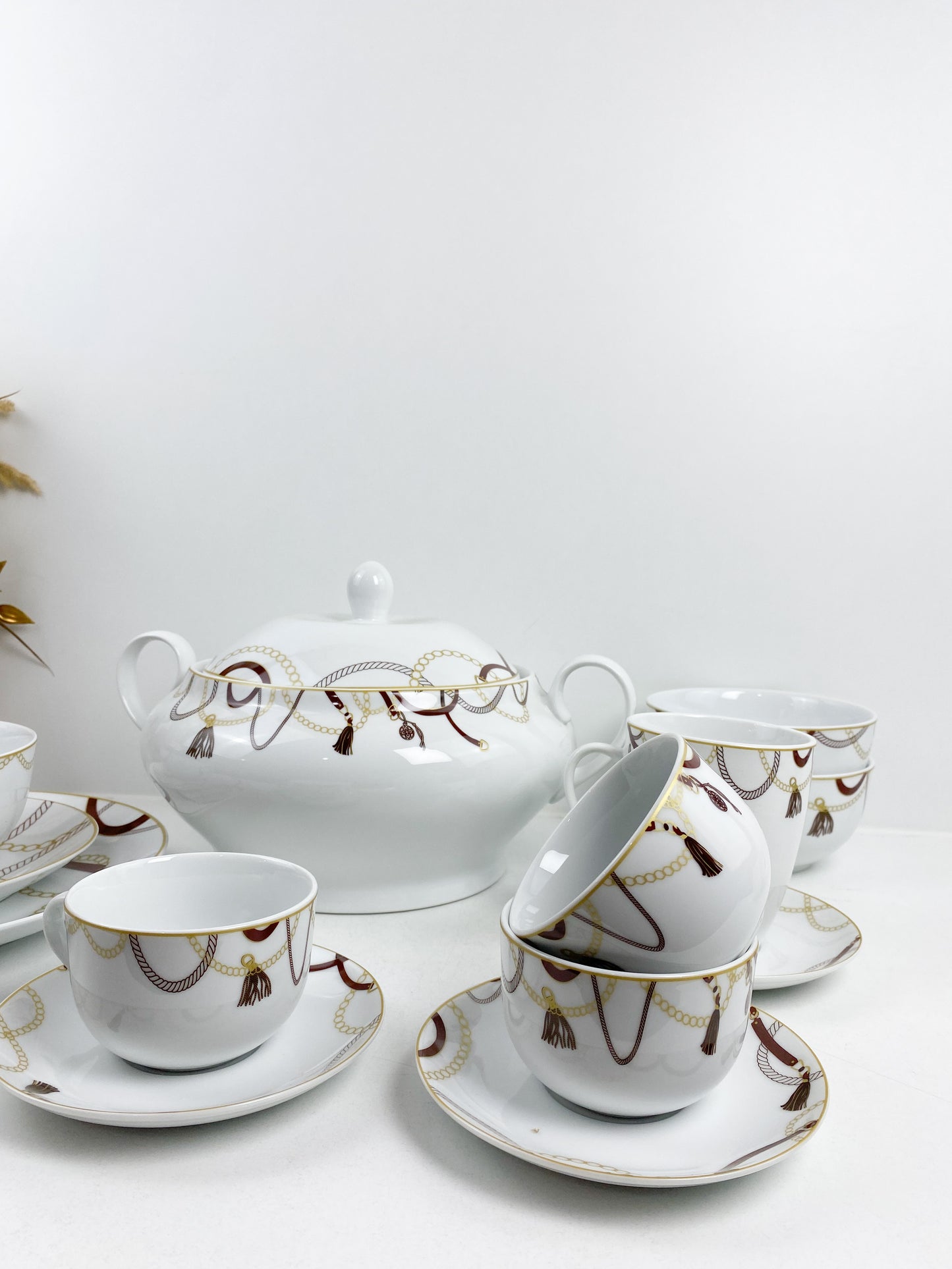 Service de table arabesque royal du luxe -38 pièces