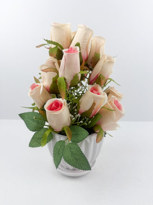 Fleurs artificielles roses d'une élégance intemporelle