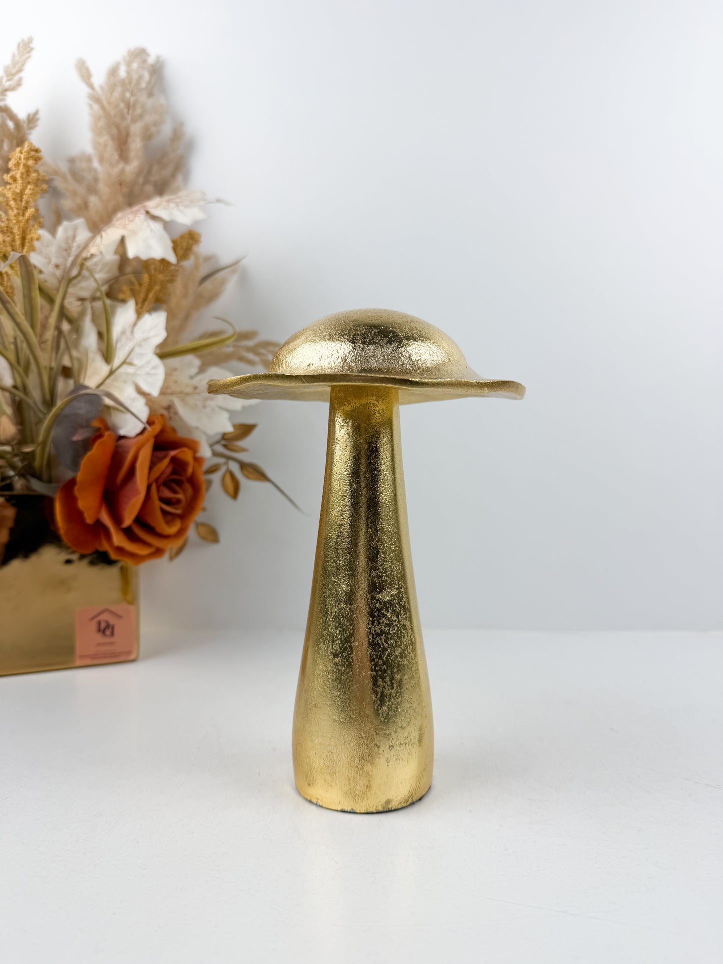 Sculpture décorative en forme de champignon doré en métal