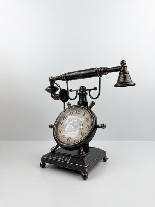 Horloge classique au design vintage intemporel.