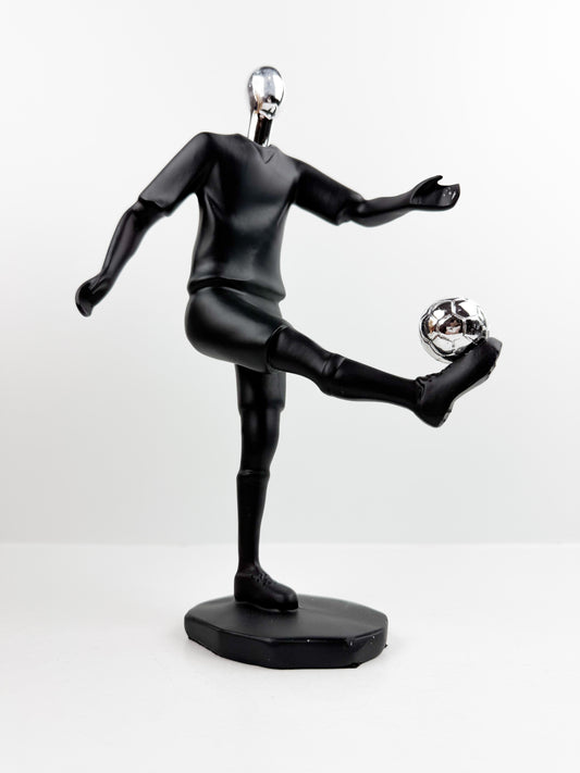 Figurine décorative en résine représentant un footballeur en pleine action