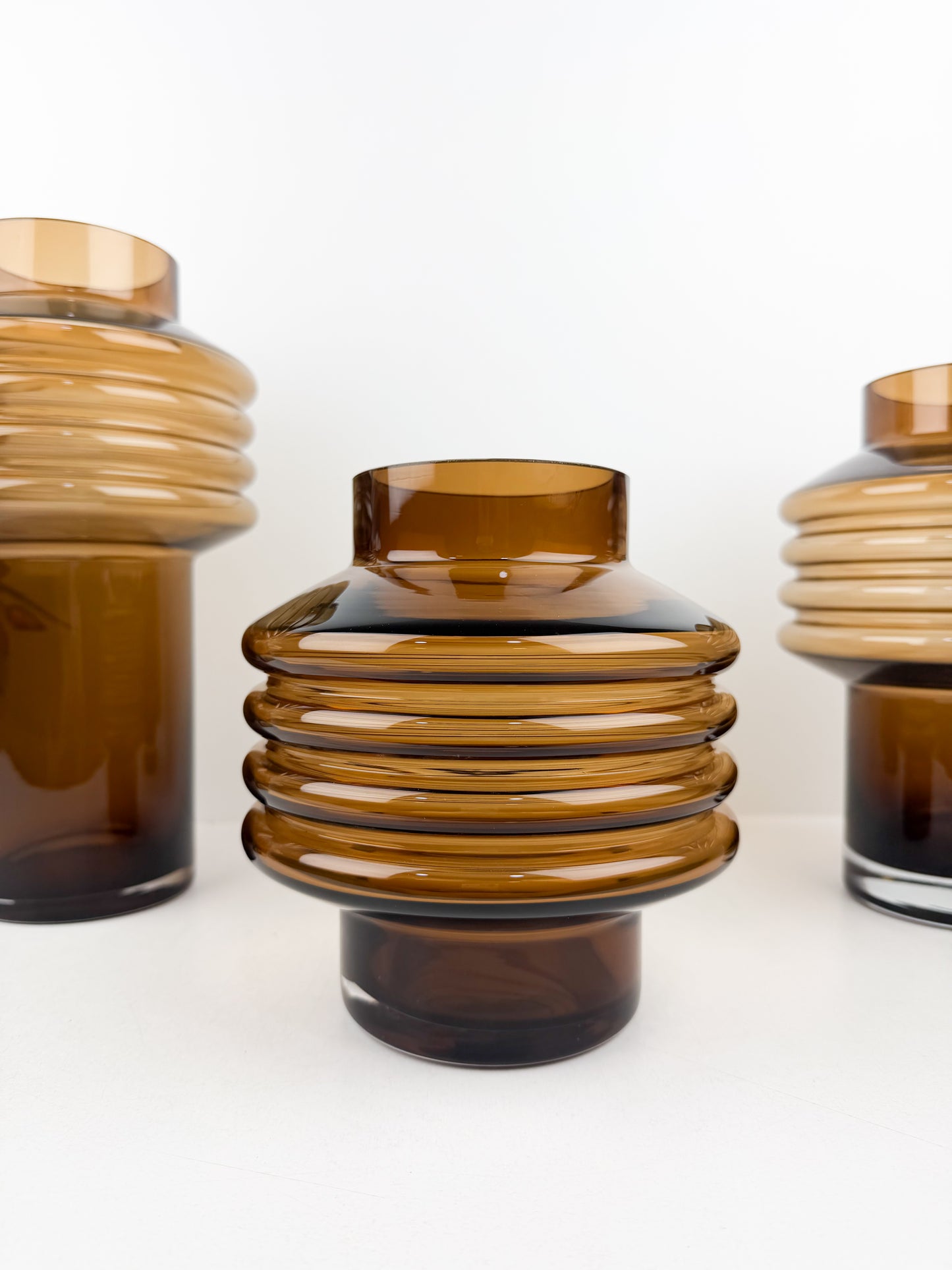Trio de vases élégants et chics aux formes distinctives