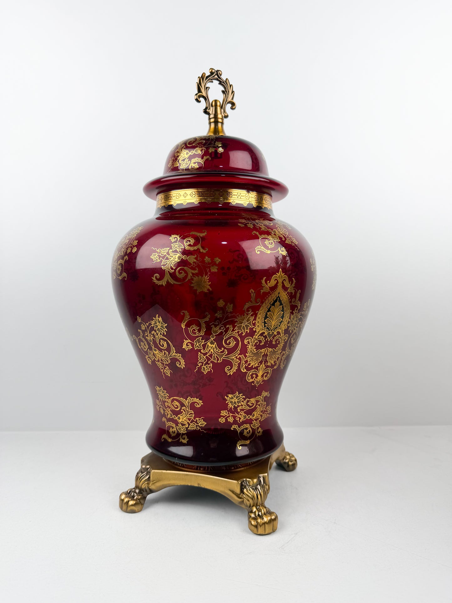 Grand Vase en cristal couvert Rouge d'une élégance intemporelle royal