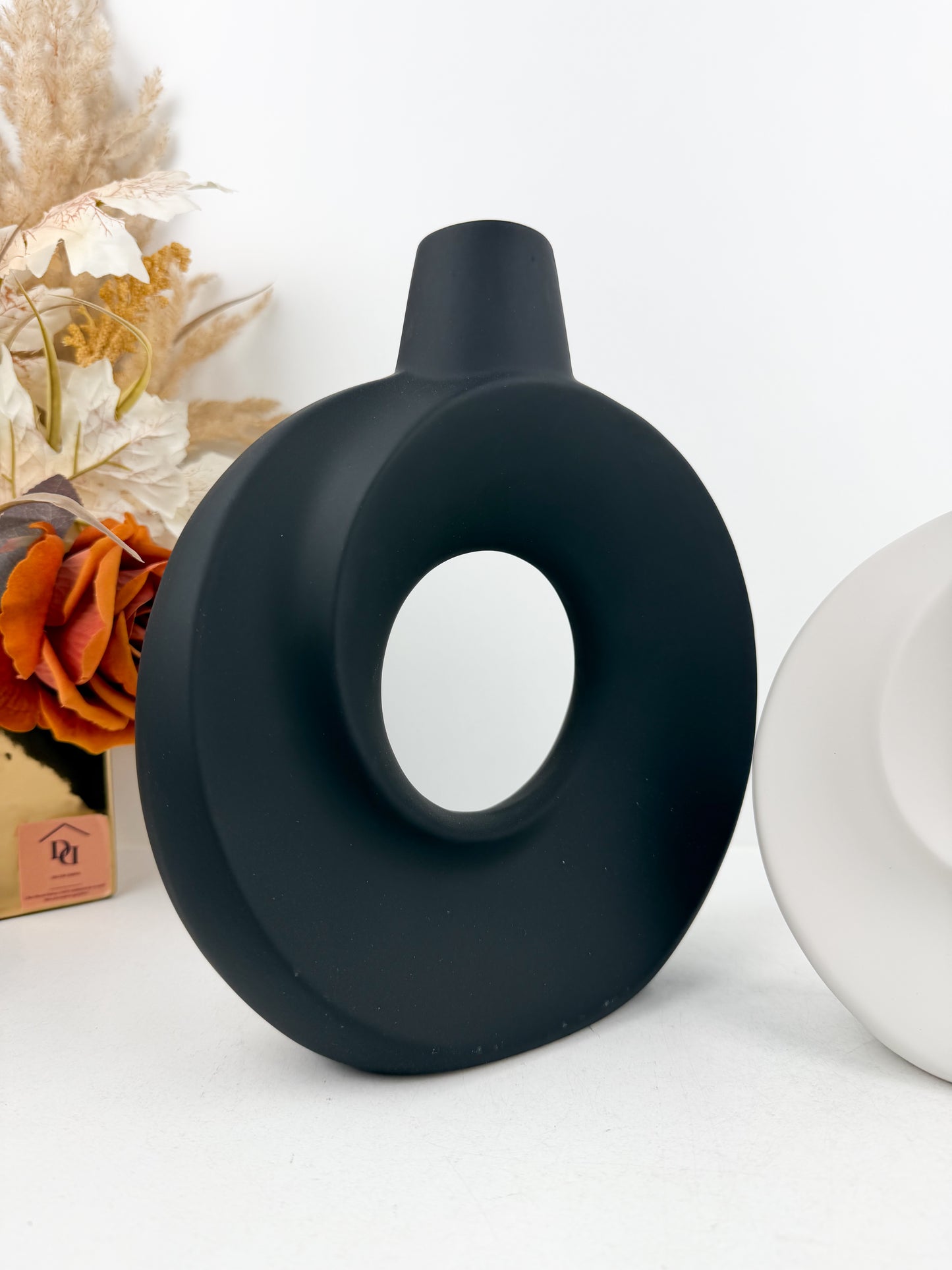 Duo de vases en forme de donut au design épuré en céramique