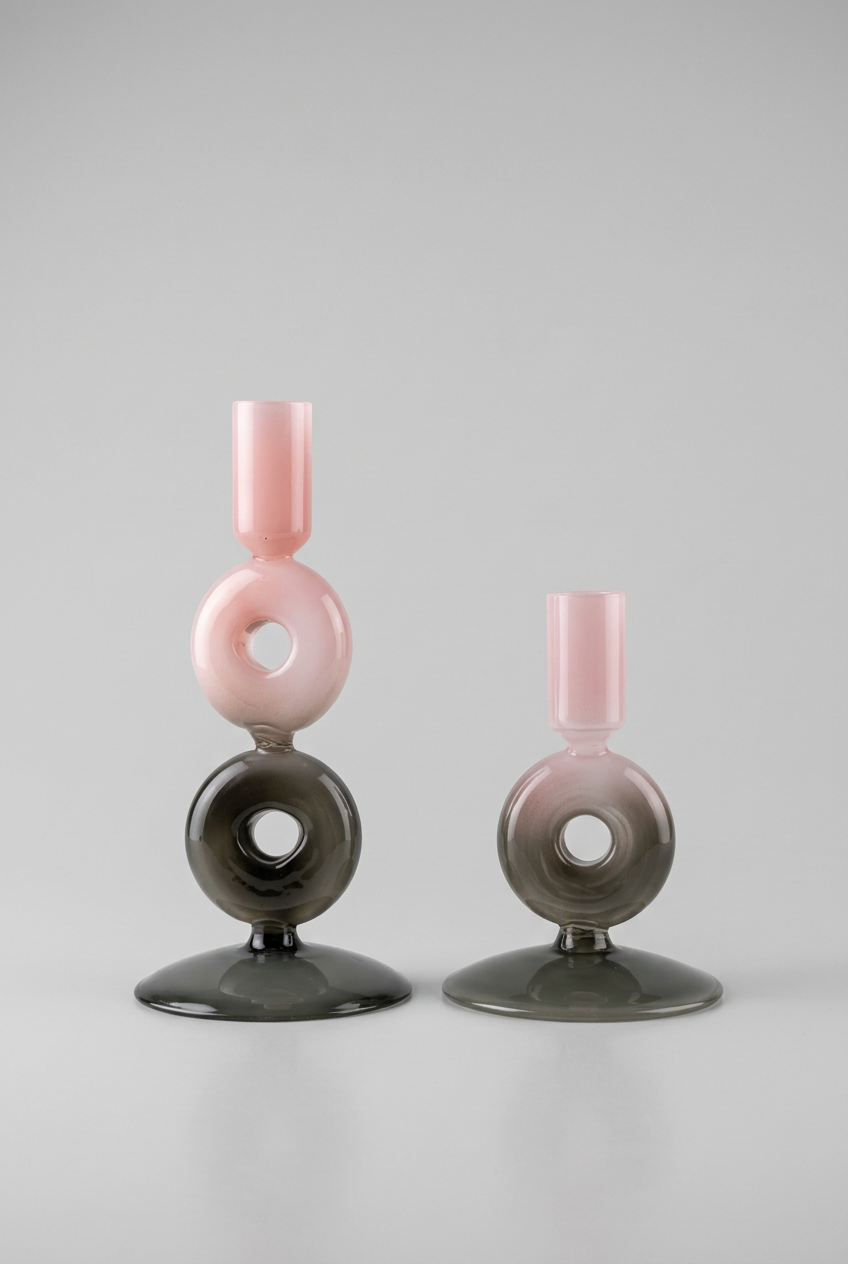 Bougeoirs tendance avec dégradé de couleurs rose et vert.