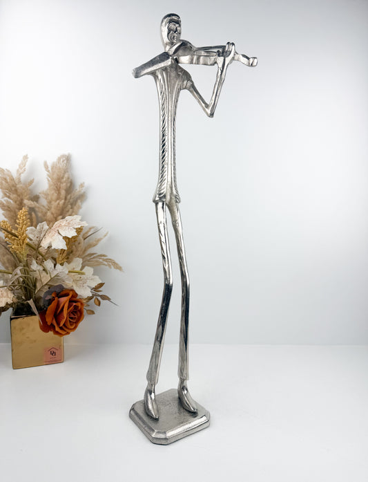 Figurine de violoniste au style épuré